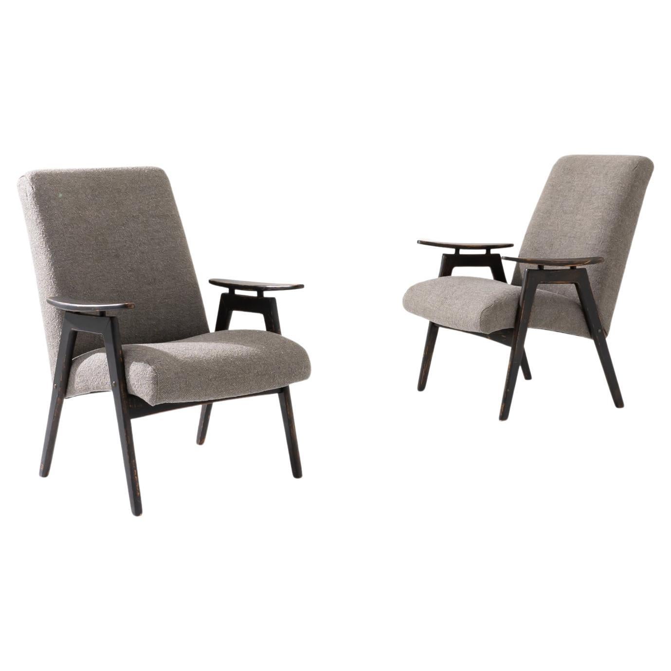 Paire de fauteuils tapissés tchèques des années 1960