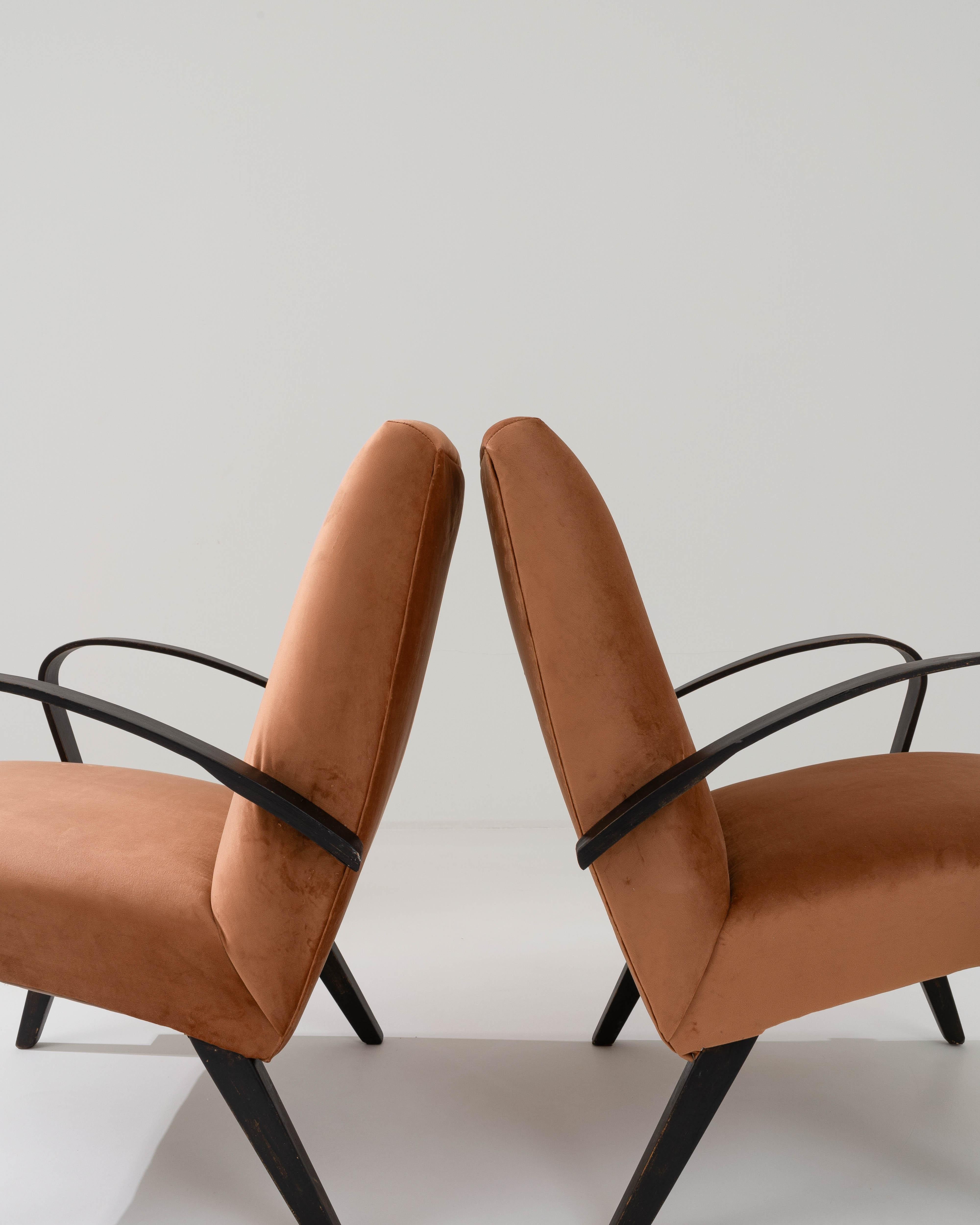 Tchèque Paire de fauteuils tapissés tchèques des années 1960 par Tatra en vente