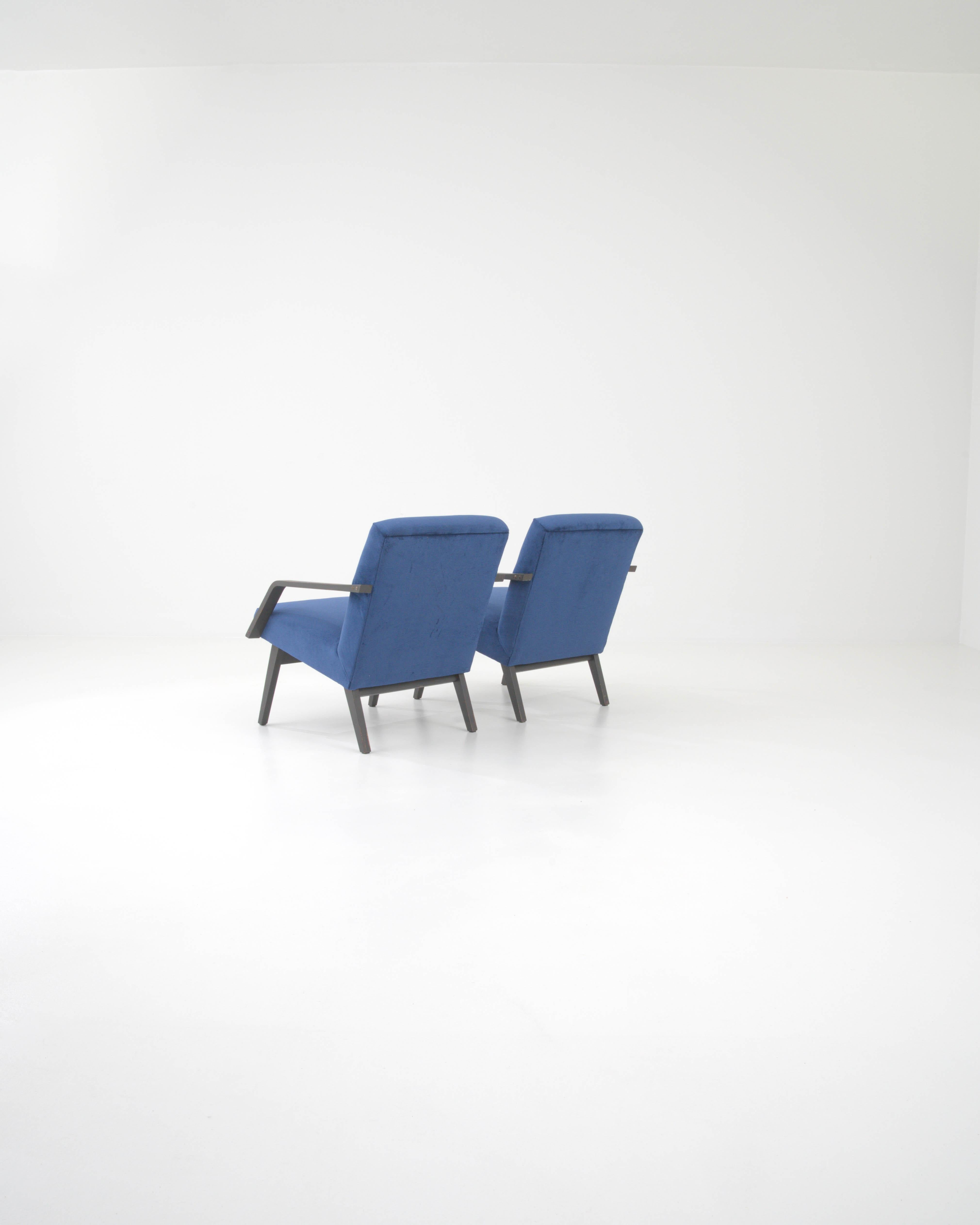 20ième siècle Paire de fauteuils tapissés tchèques des années 1960 par TON en vente