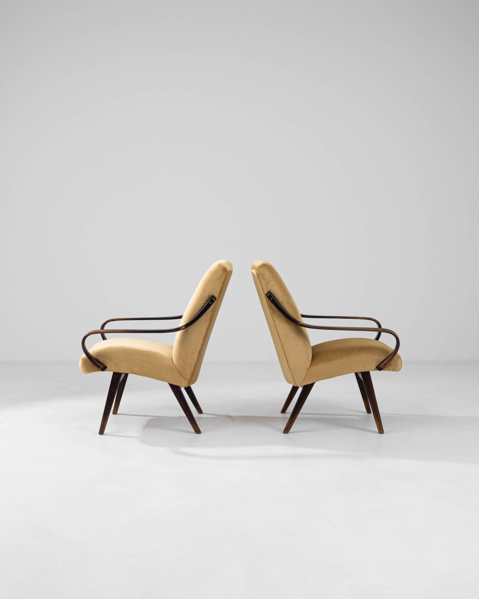 1960s Czech Upholstered Armchairs By TON, a Pair en vente 1