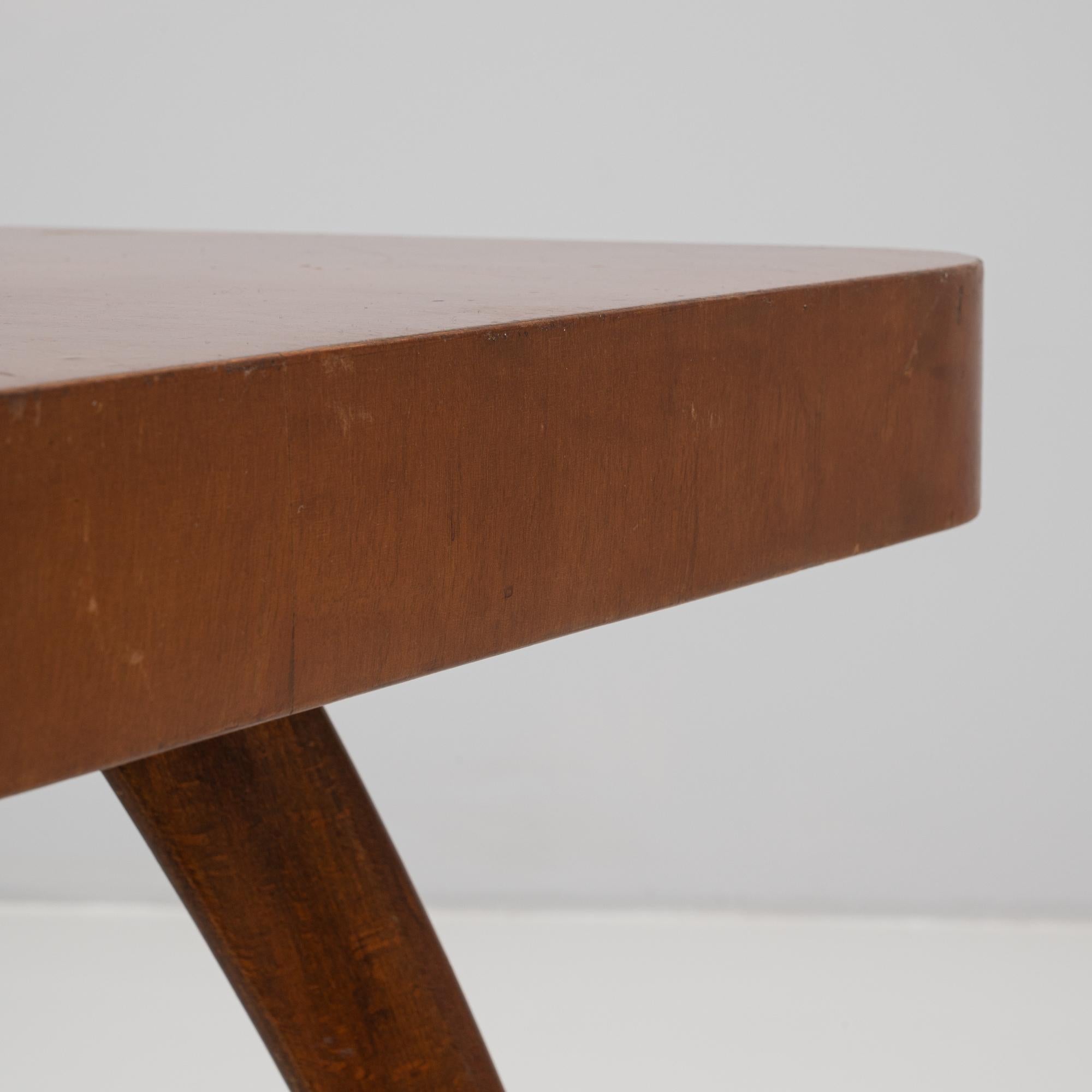 1960s Czech Walnut Spider Table By J. Halabala For Sale 6