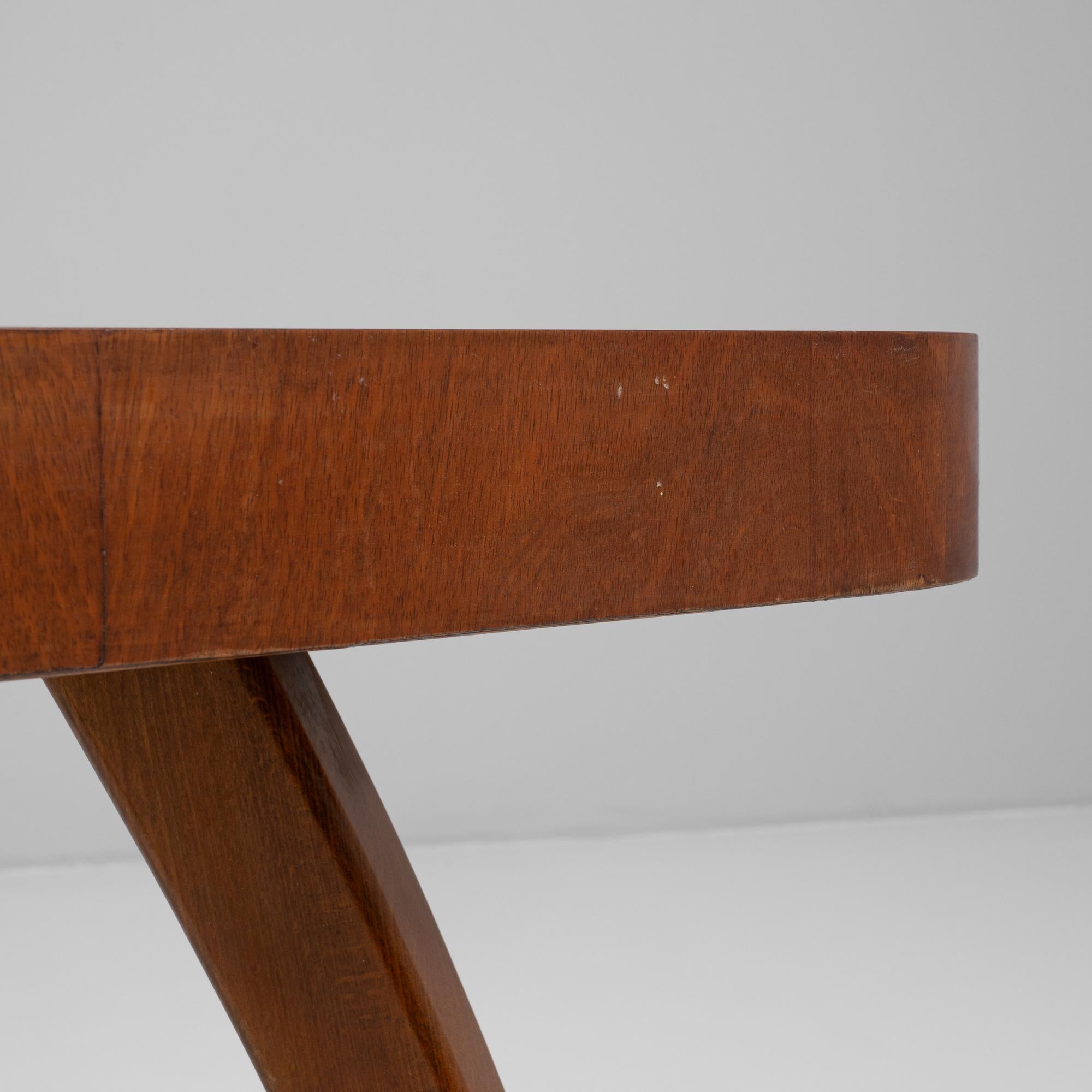 1960s Czech Walnut Spider Table By J. Halabala For Sale 5