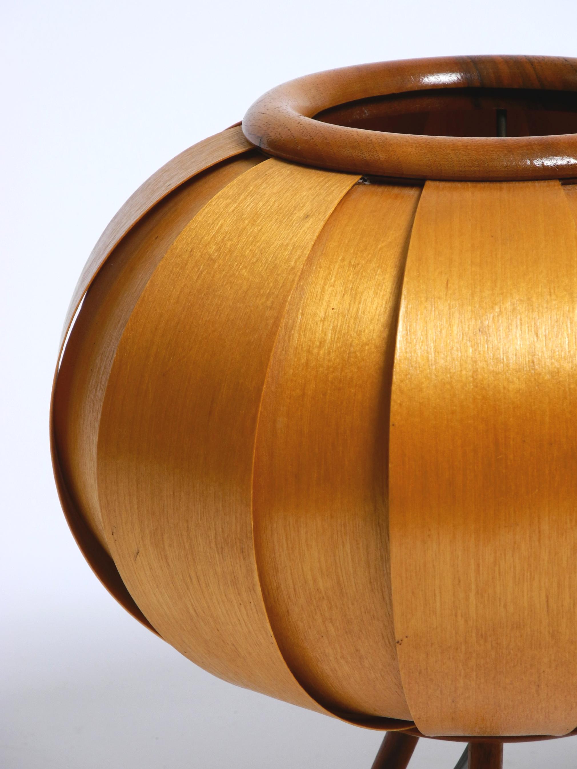 Lámpara trípode checa de chapa de madera de los años 60, de Stanislav Kučera para ÚLUV en venta 1