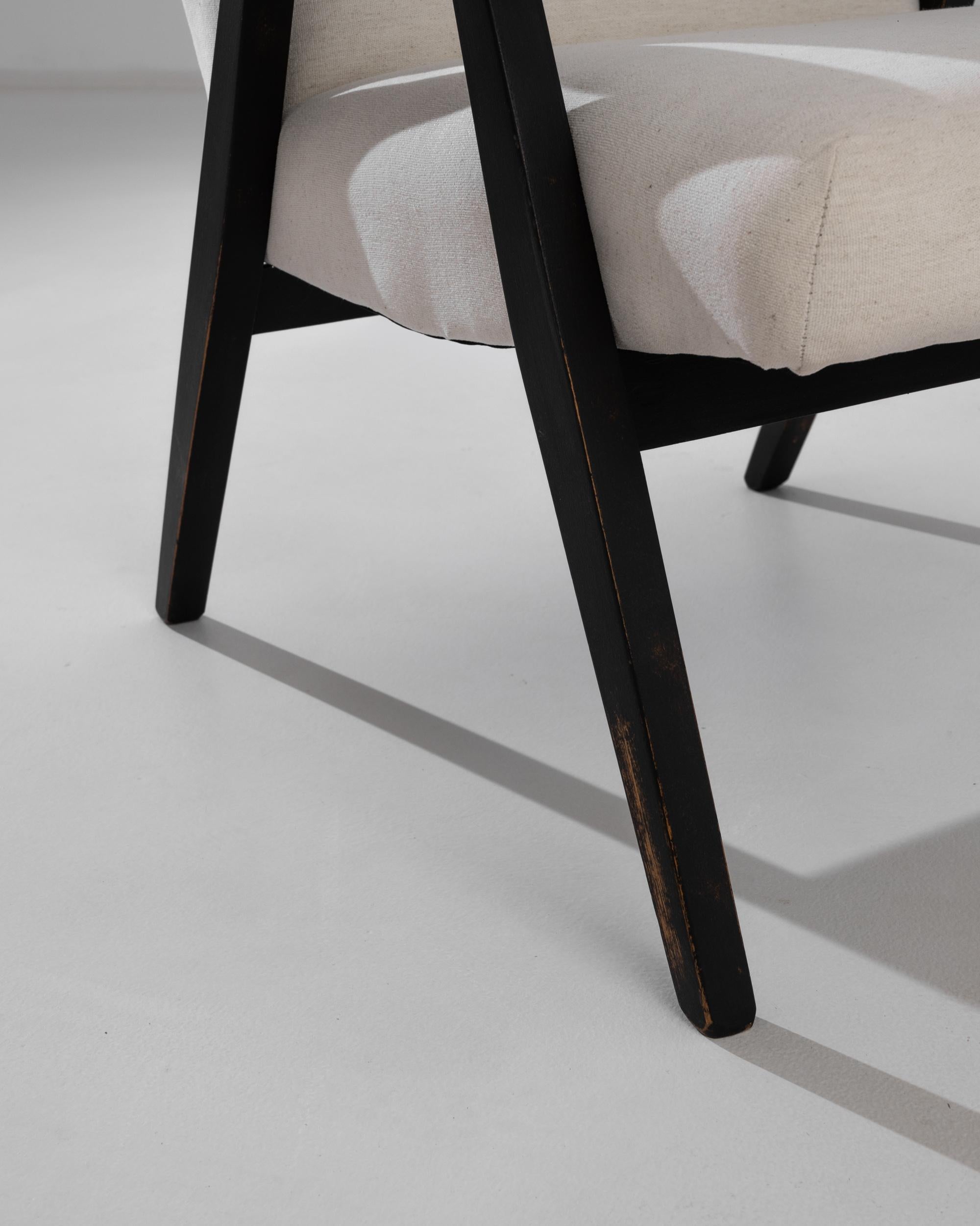 20ième siècle Paire de fauteuils en bois tchèques des années 1960 en vente