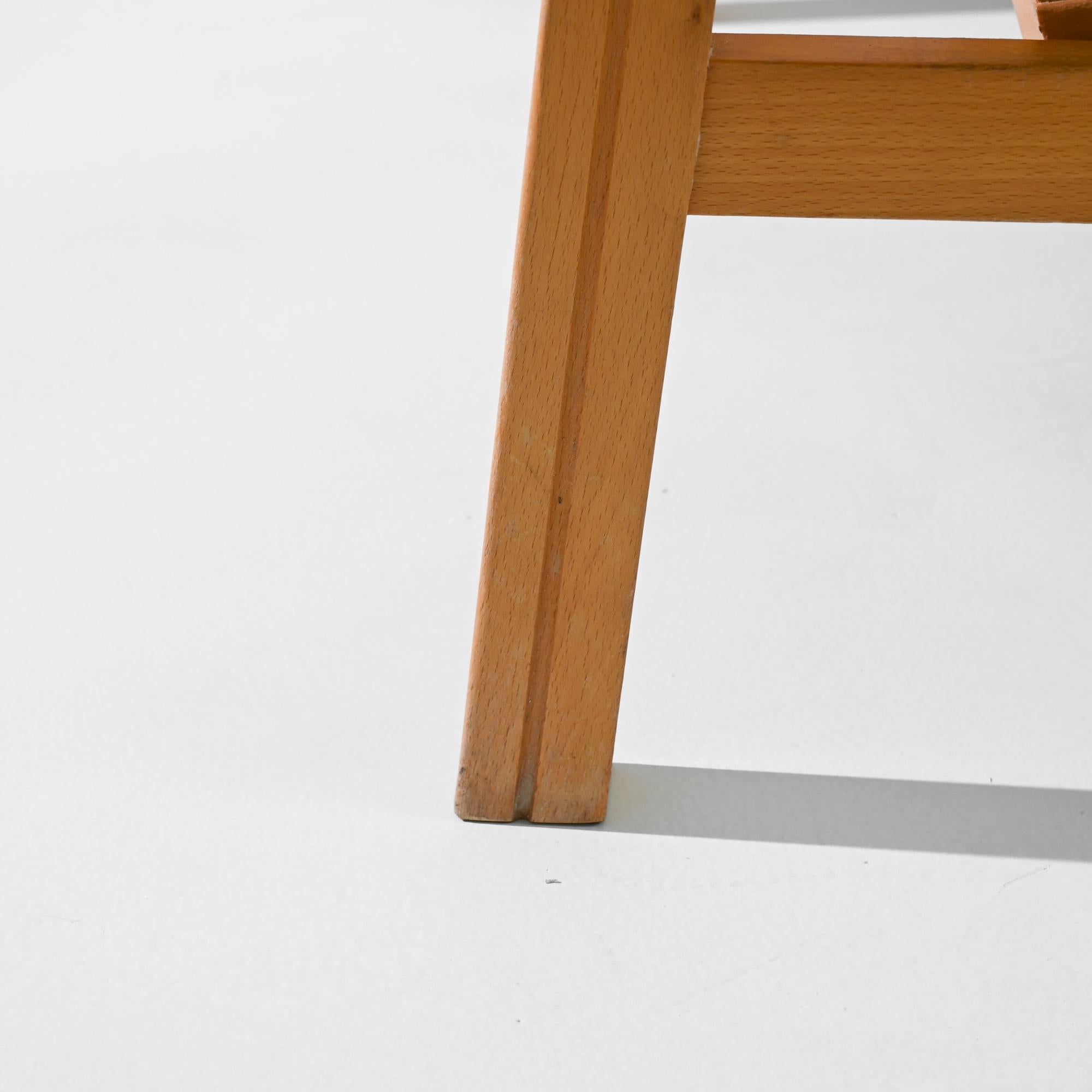 Tissu d'ameublement Paire de fauteuils en bois tchèques des années 1960 en vente