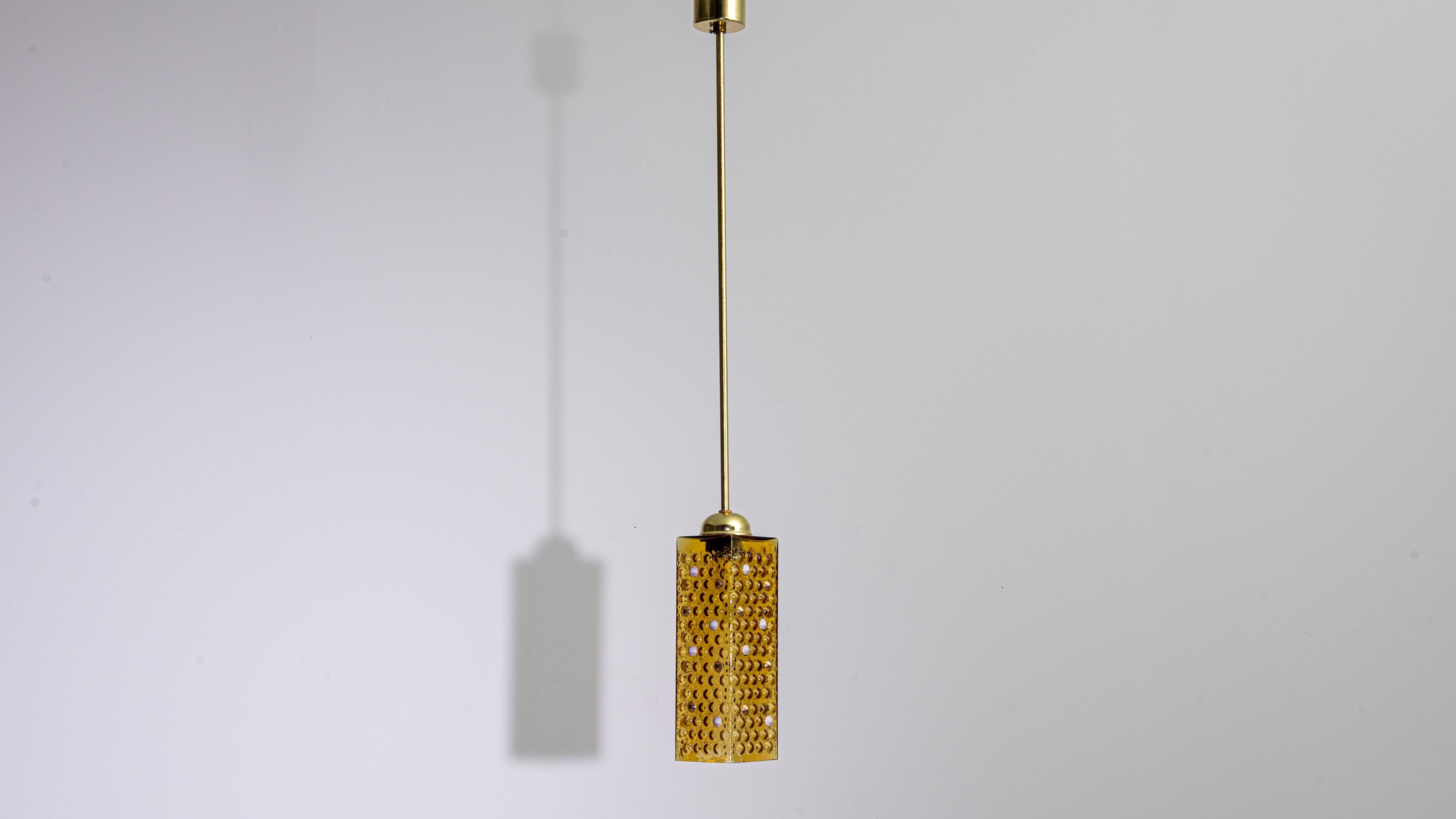 1960s Czech Yellow Brass and Glass Pendant Lamp For Sale 4