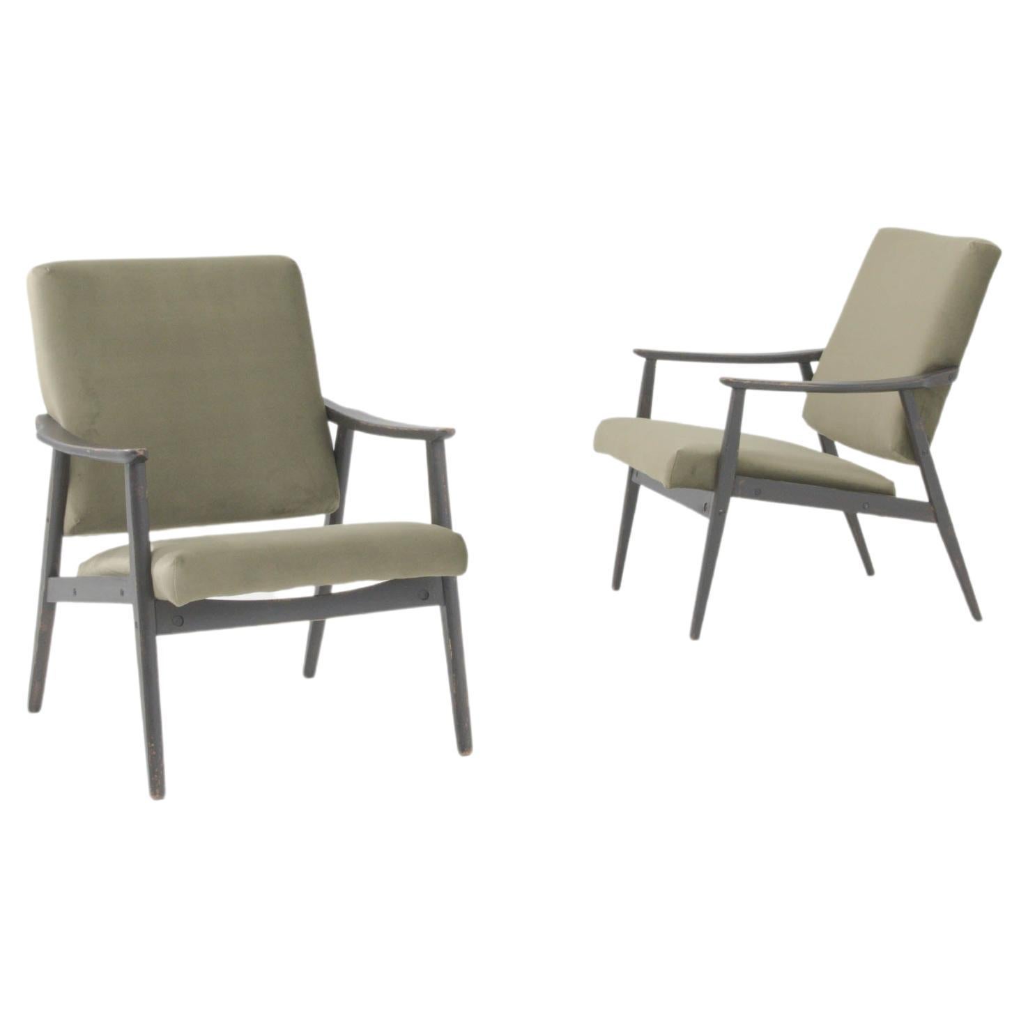 1960s Czechia Pair of Upholstered Armchairs (Paire de fauteuils tapissés)