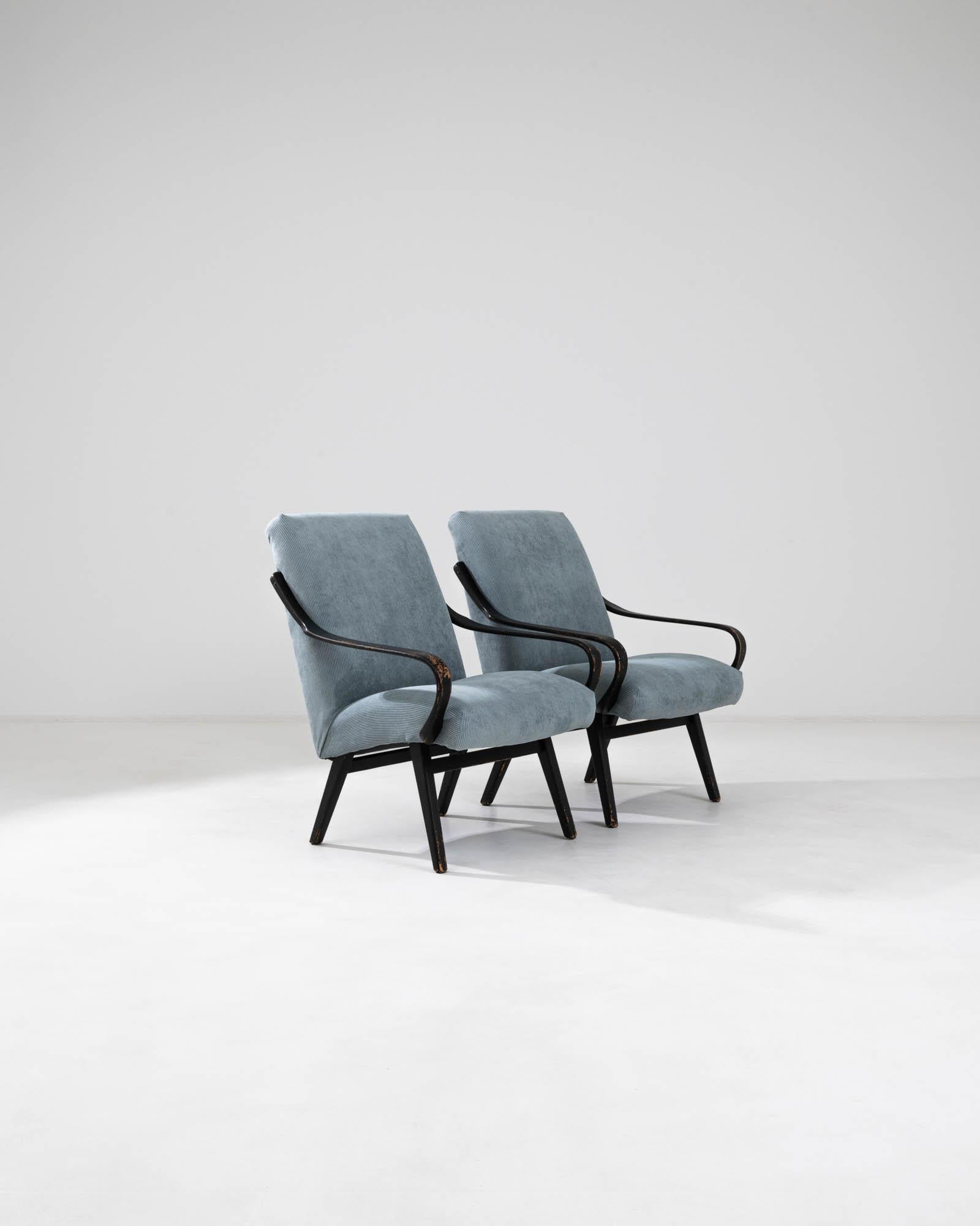 1960 Czechia Upholstered Armchairs By TON, a Pair en vente 1
