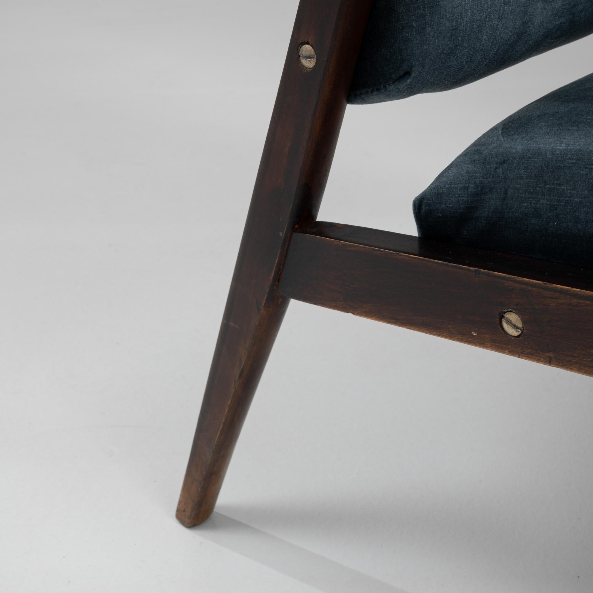 Paire de fauteuils en bois tchèques des années 1960 en vente 7