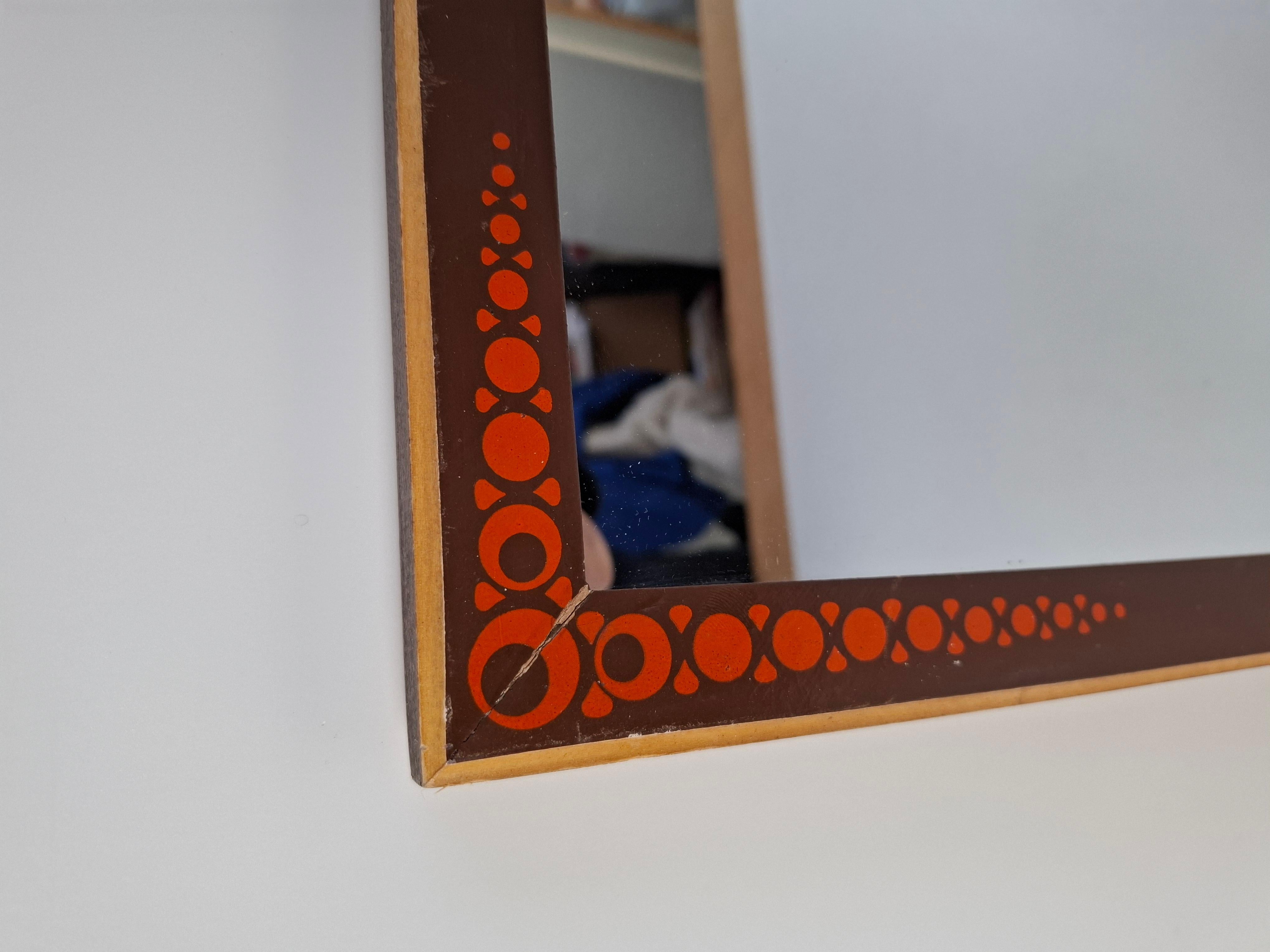 Miroir en bois tchécoslovaque du milieu du siècle 1960 avec cadre graphique en vente 7