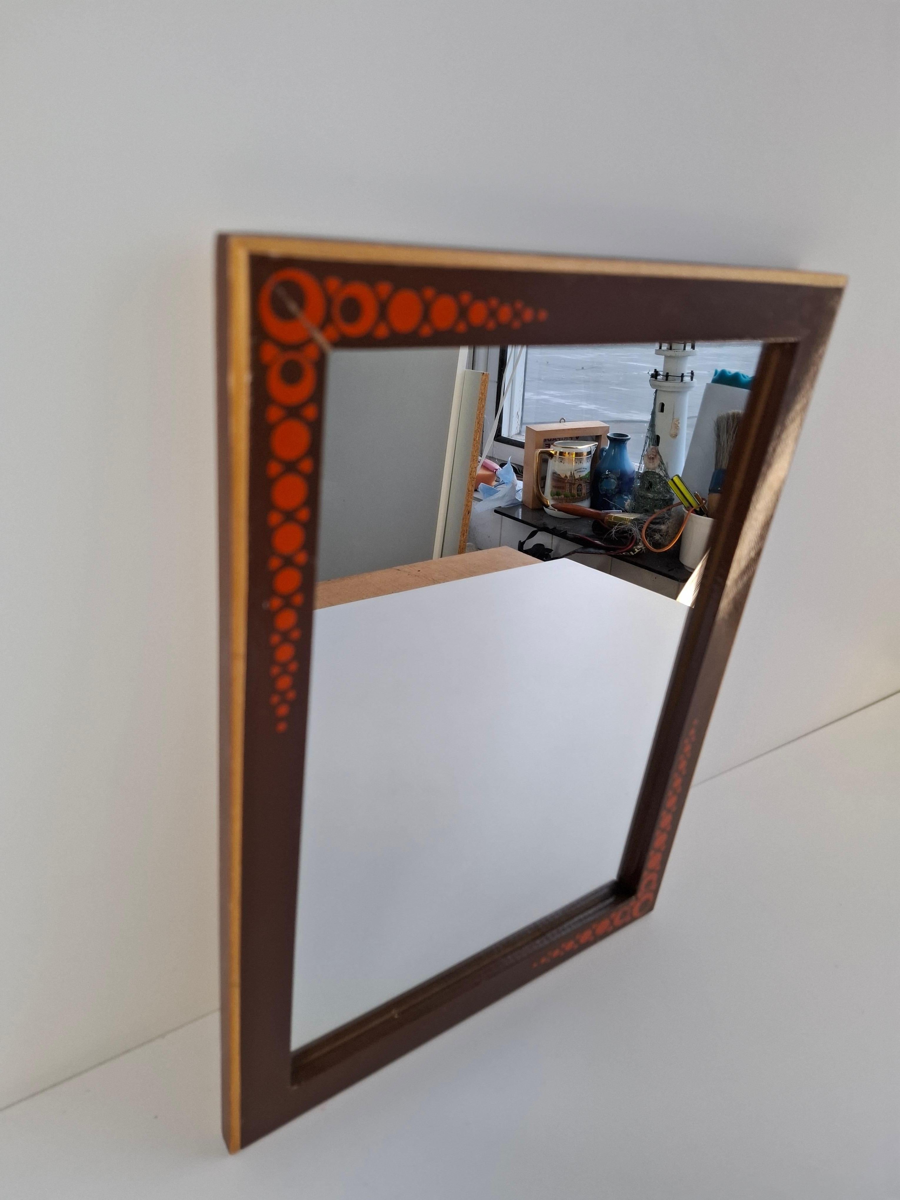 Miroir en bois tchécoslovaque du milieu du siècle 1960 avec cadre graphique en vente 8
