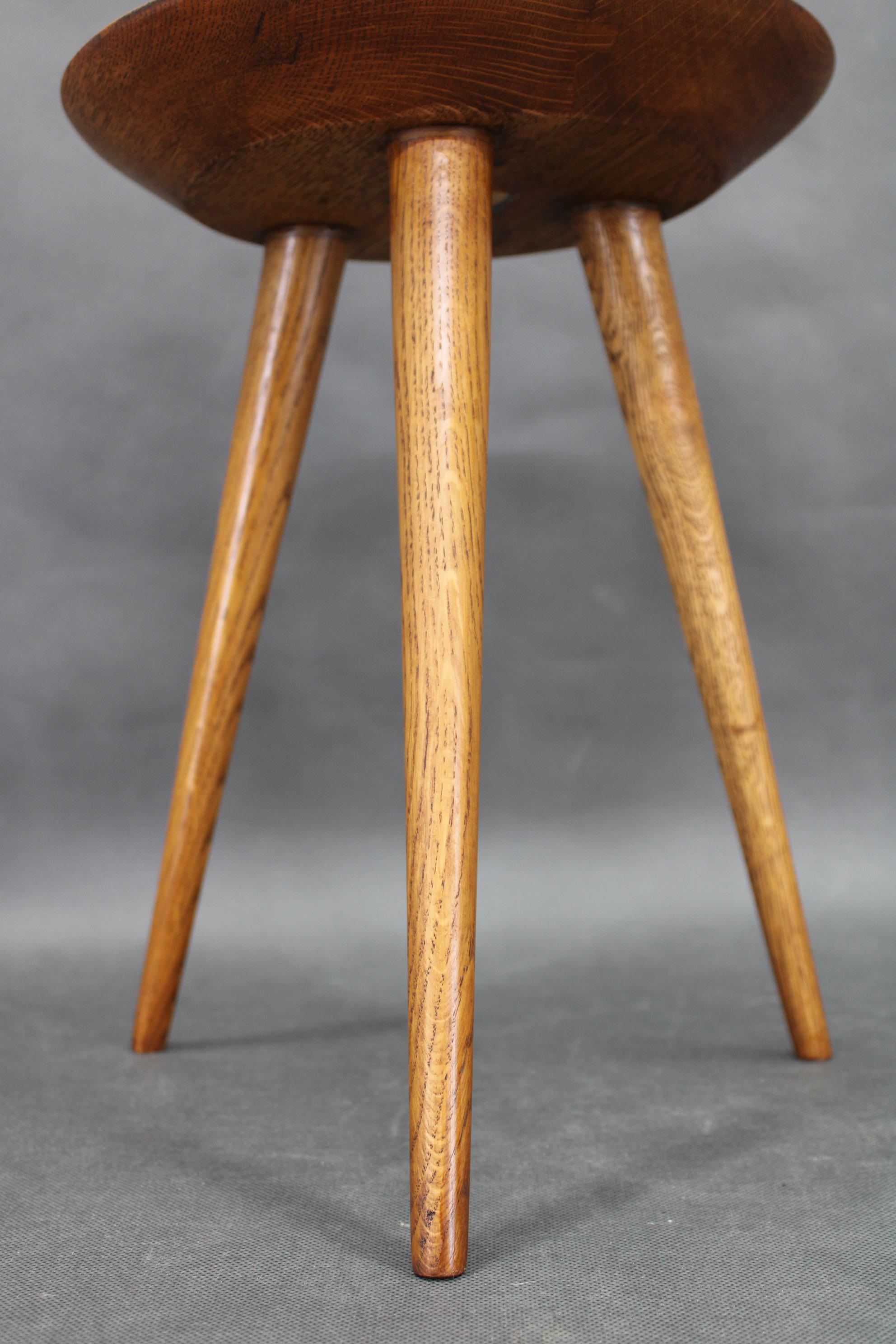 1960s Czechoslovak Oak Tripod Stools by ULUV, Restored Rustic Mid-Century Pair For Sale 1
