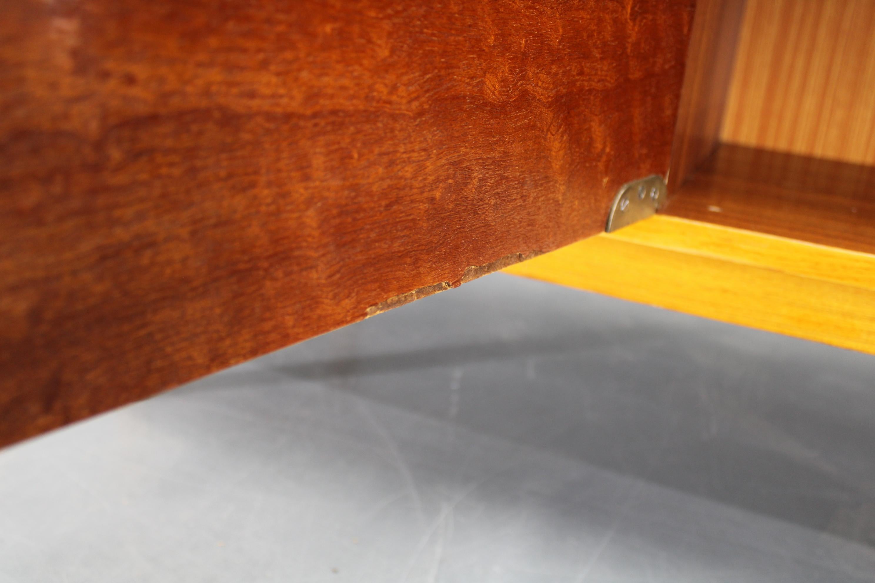 1960s Czechoslovakian Maple Veneer Sideboard, High Gloss Finish For Sale 9