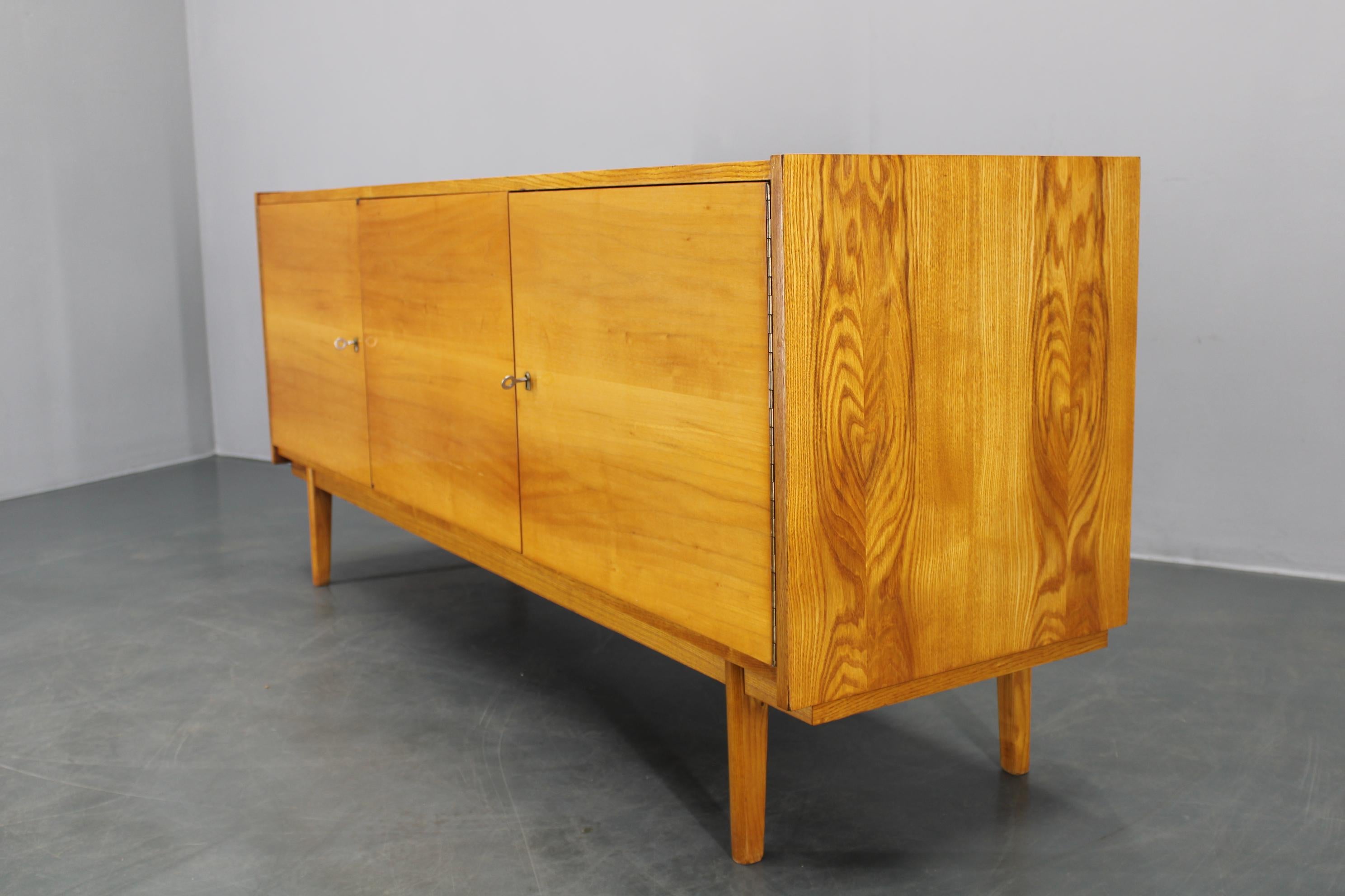 Mid-20th Century 1960s Czechoslovakian Maple Veneer Sideboard, High Gloss Finish For Sale