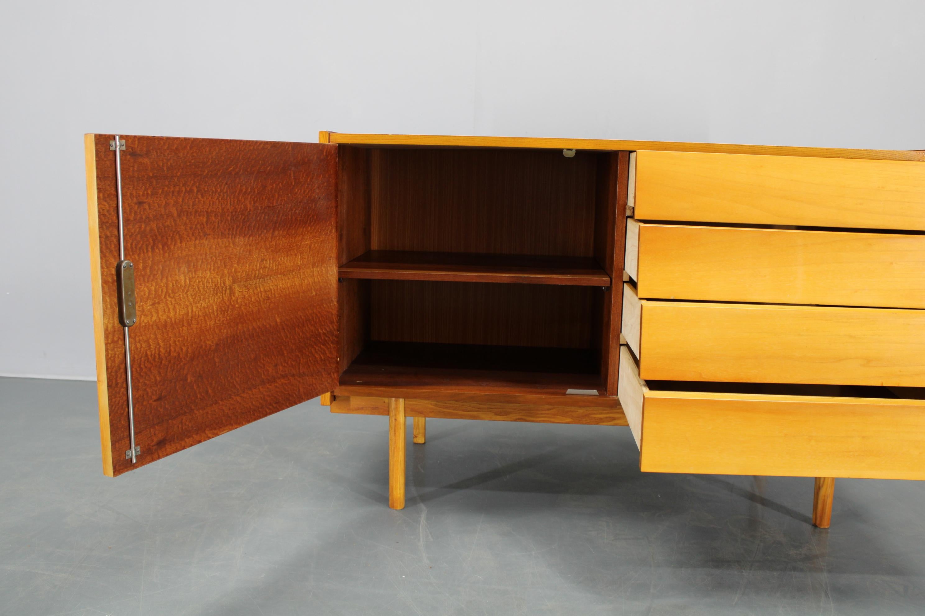 1960s Czechoslovakian Maple Veneer Sideboard with Solid Maple Wood, Gloss Finish For Sale 6