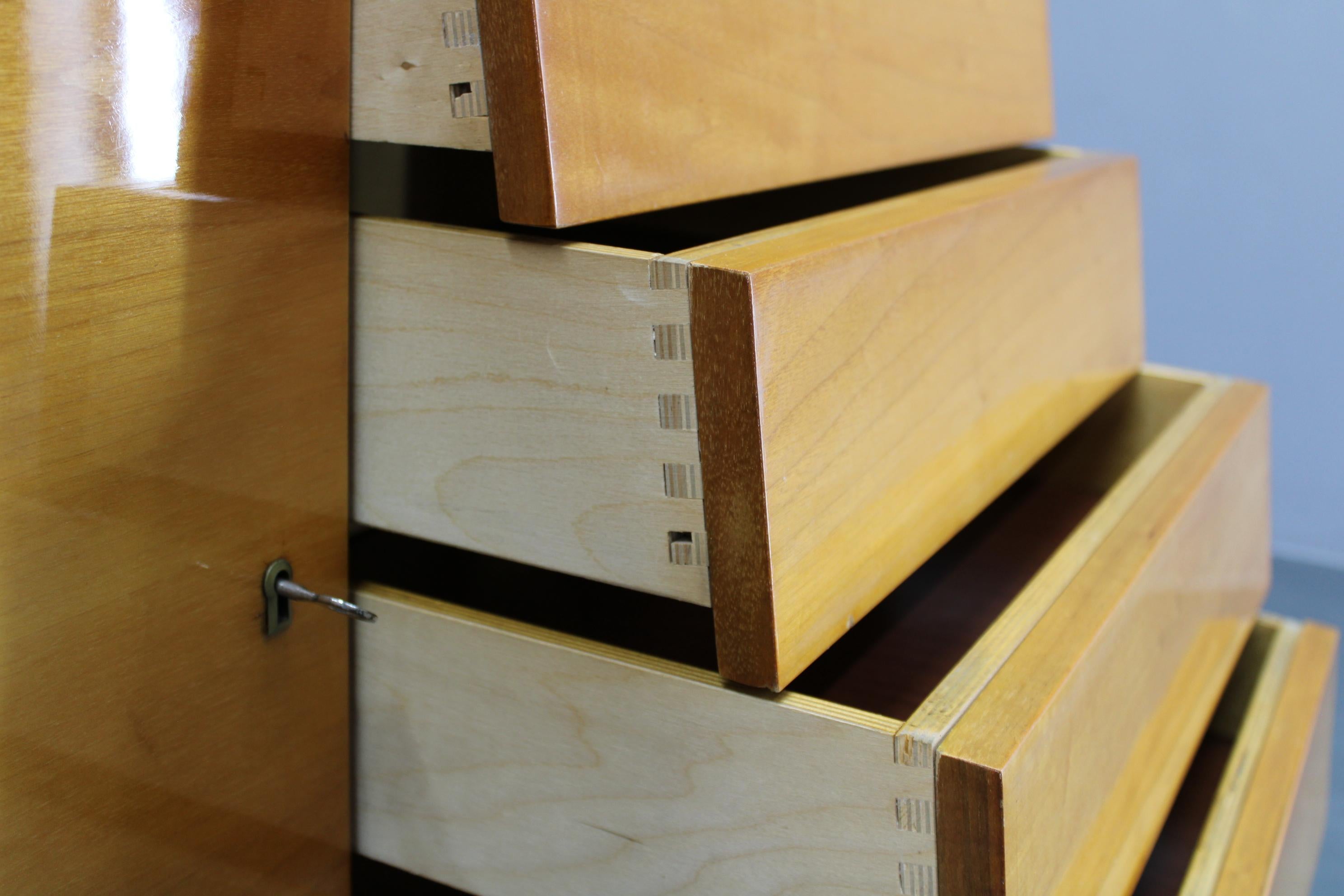 1960s Czechoslovakian Maple Veneer Sideboard with Solid Maple Wood, Gloss Finish For Sale 8