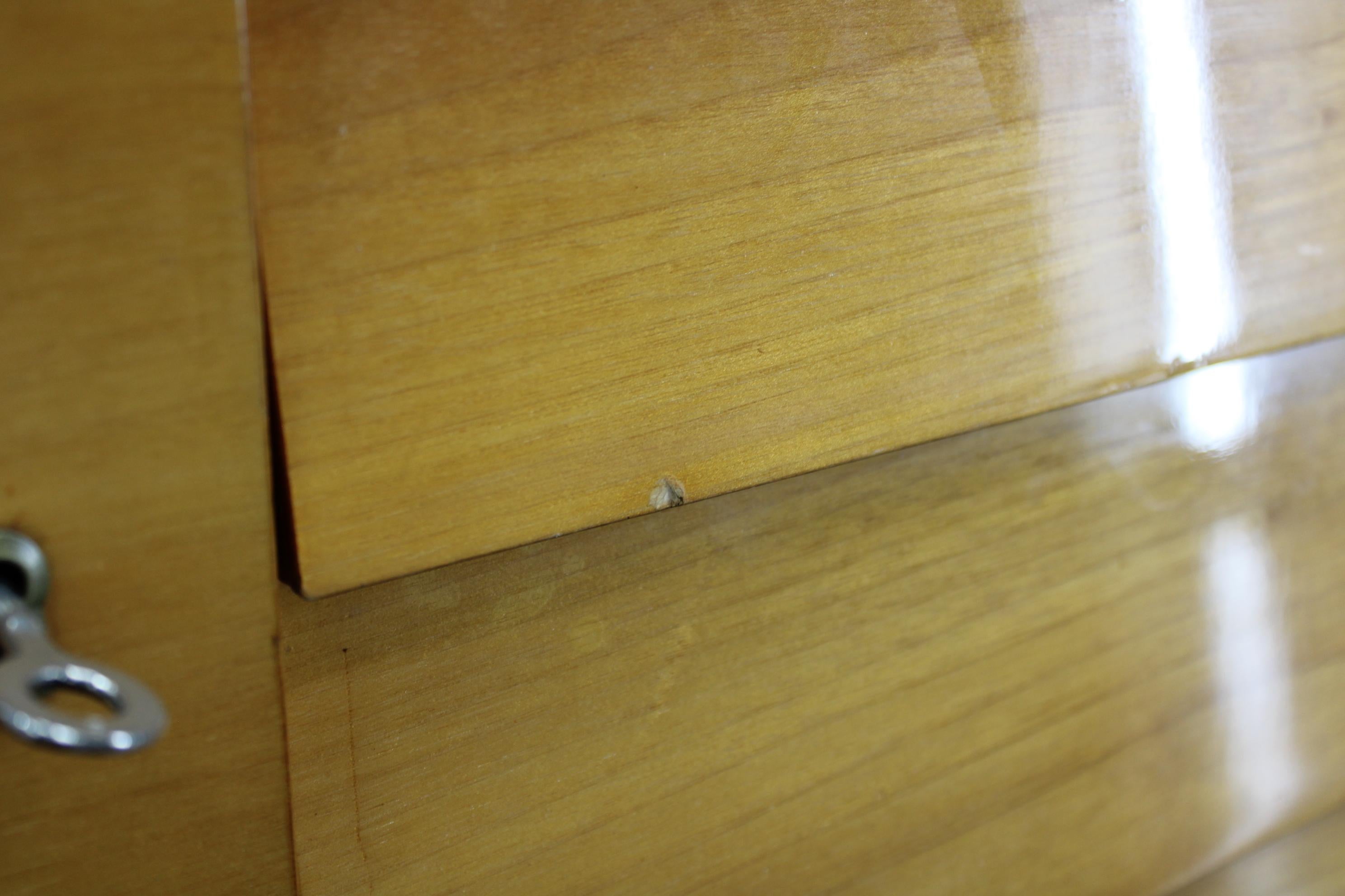 1960s Czechoslovakian Maple Veneer Sideboard with Solid Maple Wood, Gloss Finish For Sale 9