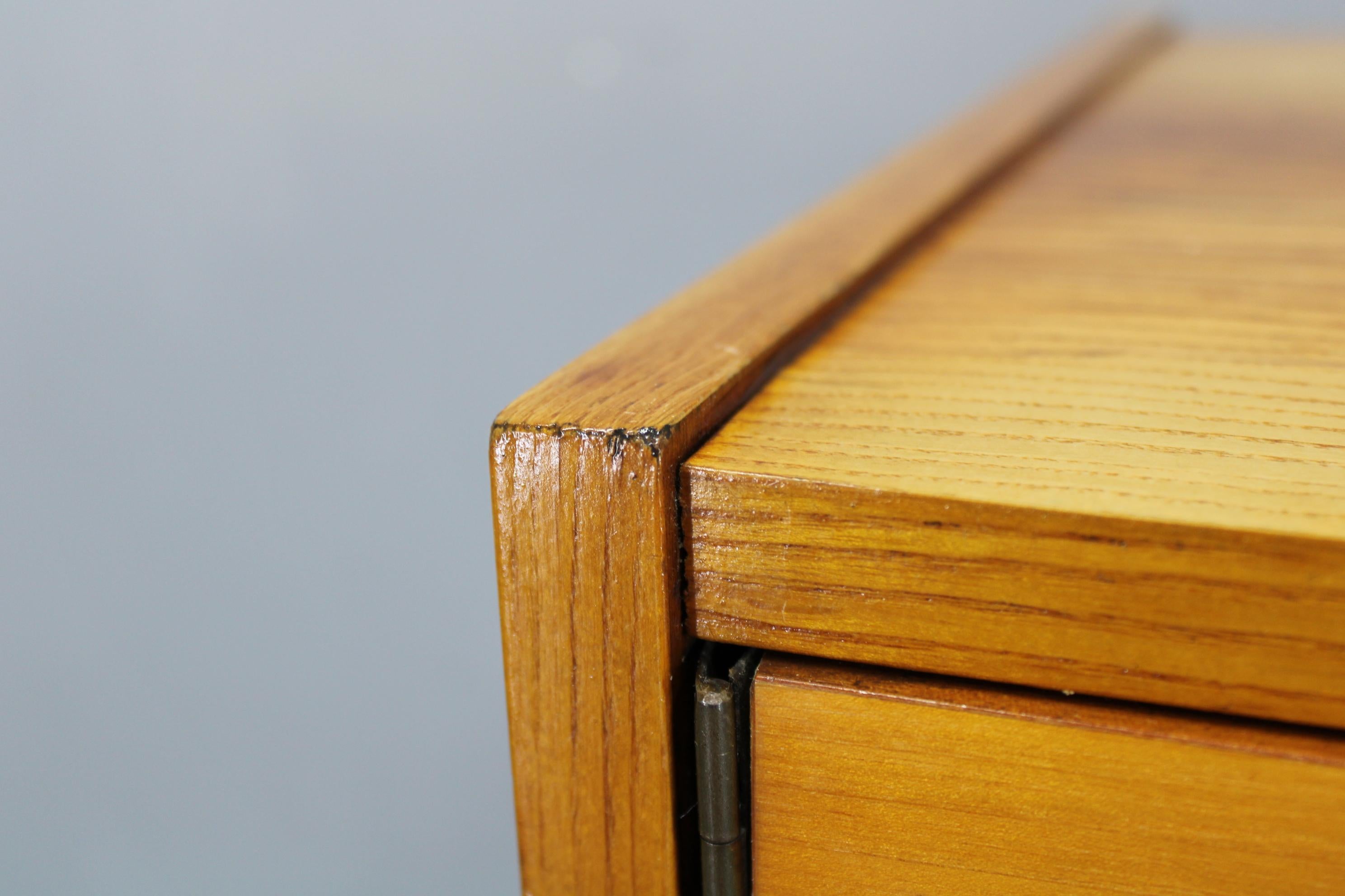 1960s Czechoslovakian Maple Veneer Sideboard with Solid Maple Wood, Gloss Finish For Sale 10