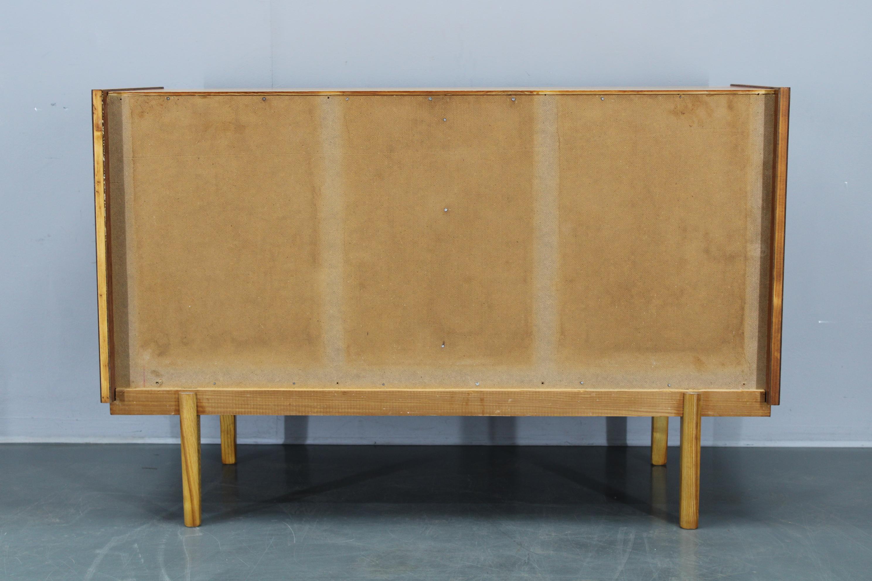 1960s Czechoslovakian Maple Veneer Sideboard with Solid Maple Wood, Gloss Finish For Sale 12