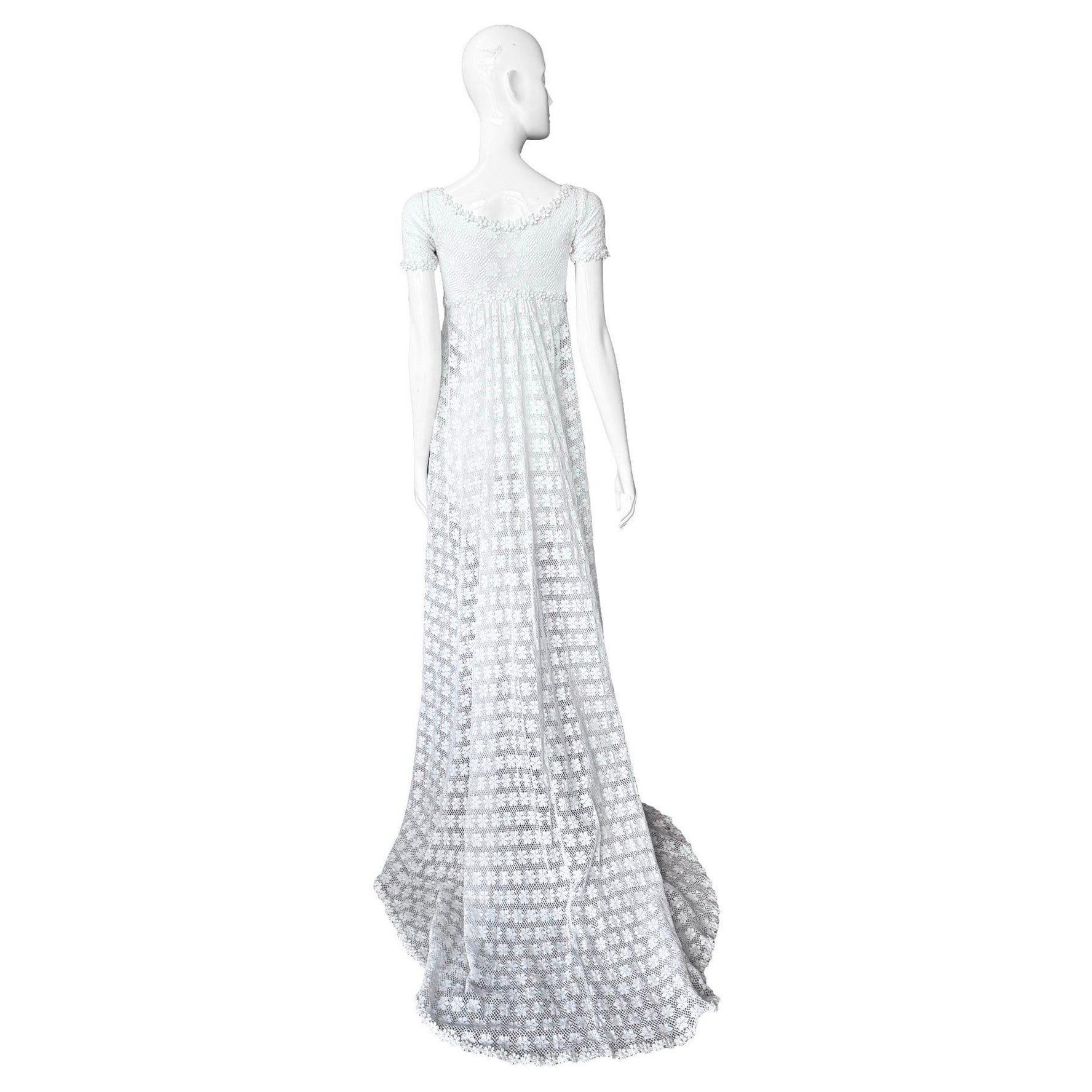 1960s Daisy Lace Wedding Cape Train XS For Sale