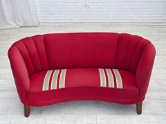 Años 60, sofá danés de 2 plazas "Banana", muebles de lana, patas de madera de roble.