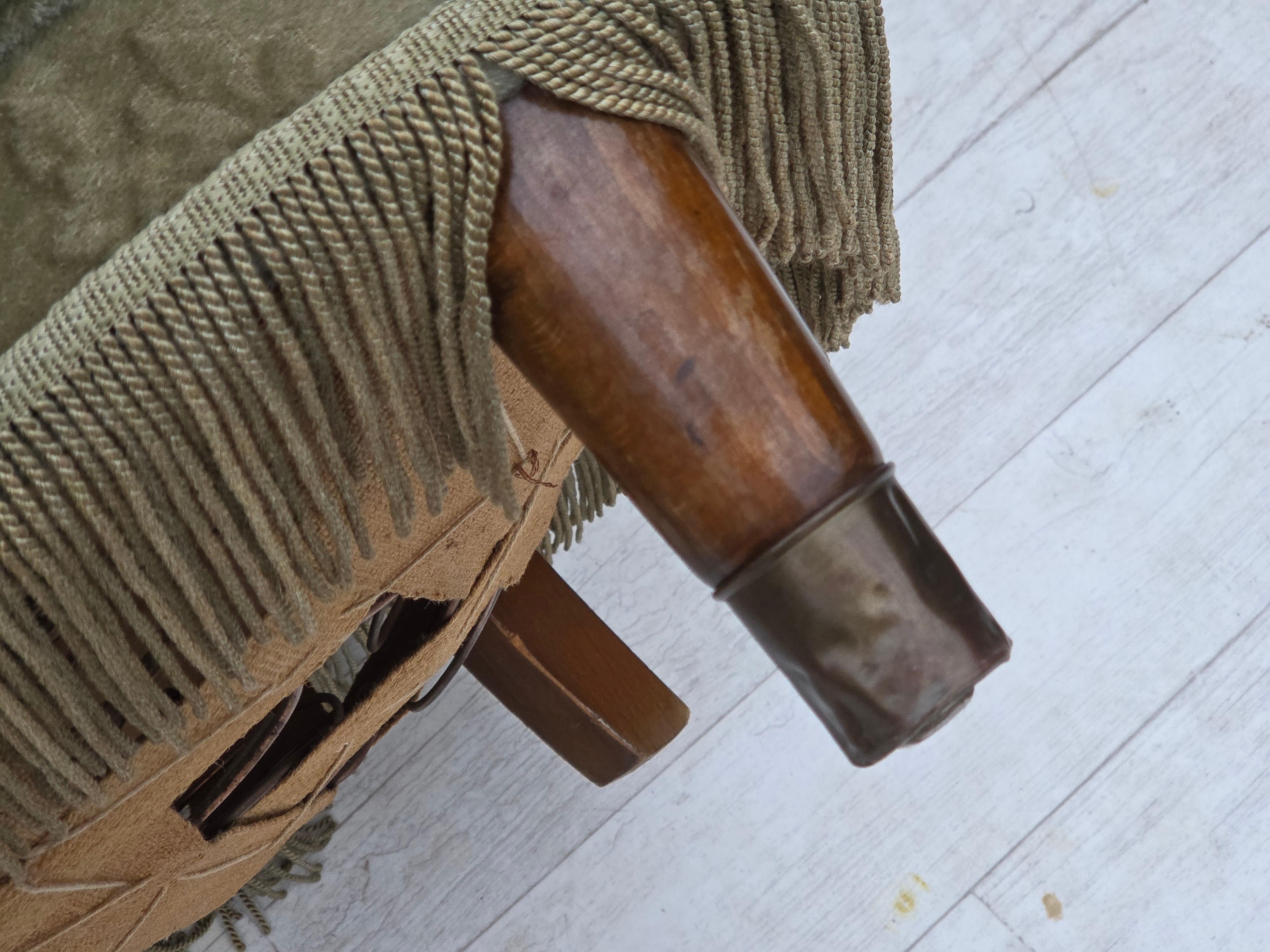 Années 1960, canapé 2 places incurvé Greene & Greene, velours d'ameublement vert clair. en vente 9