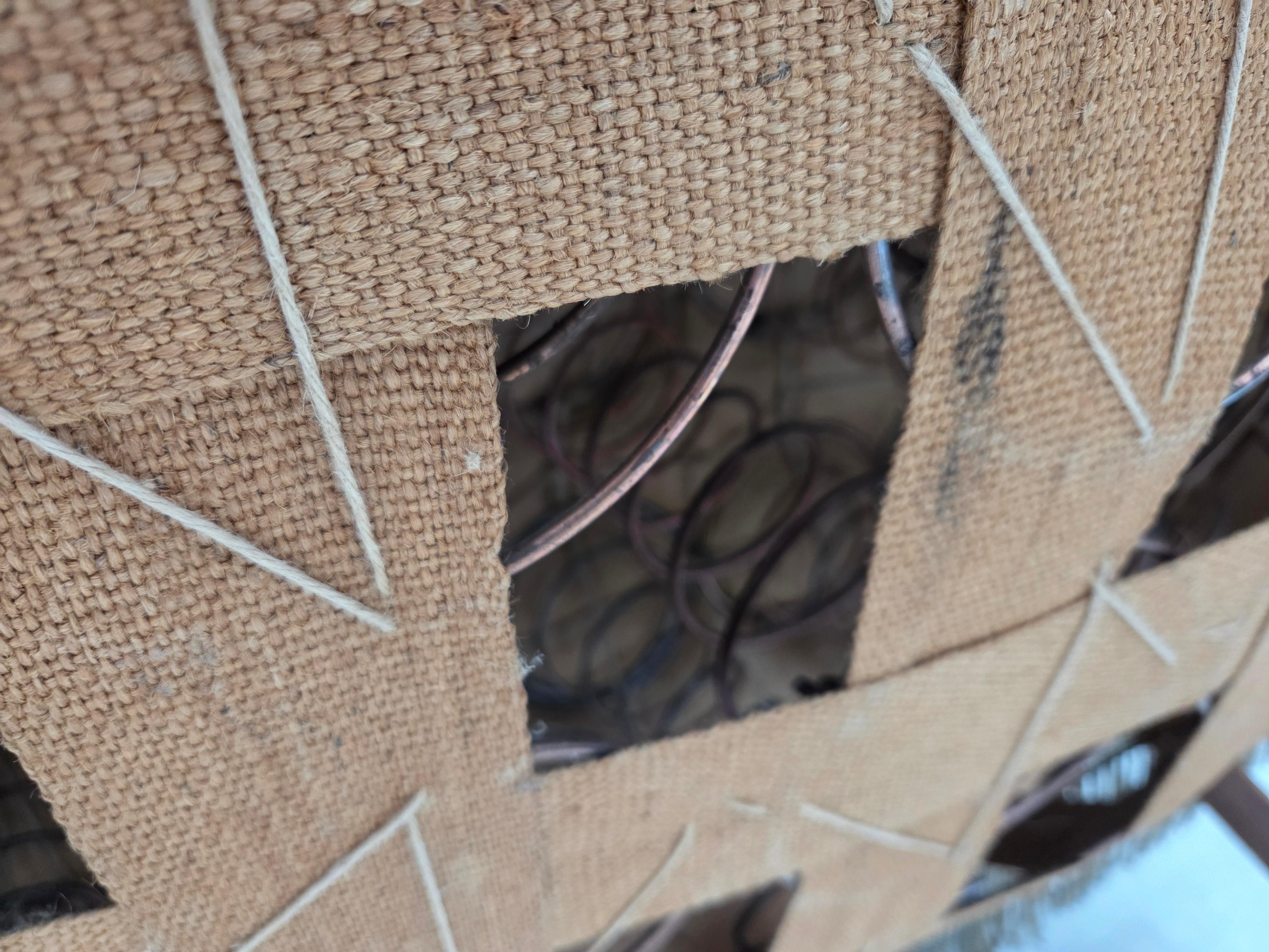 Années 1960, canapé 2 places incurvé Greene & Greene, velours d'ameublement vert clair. en vente 10