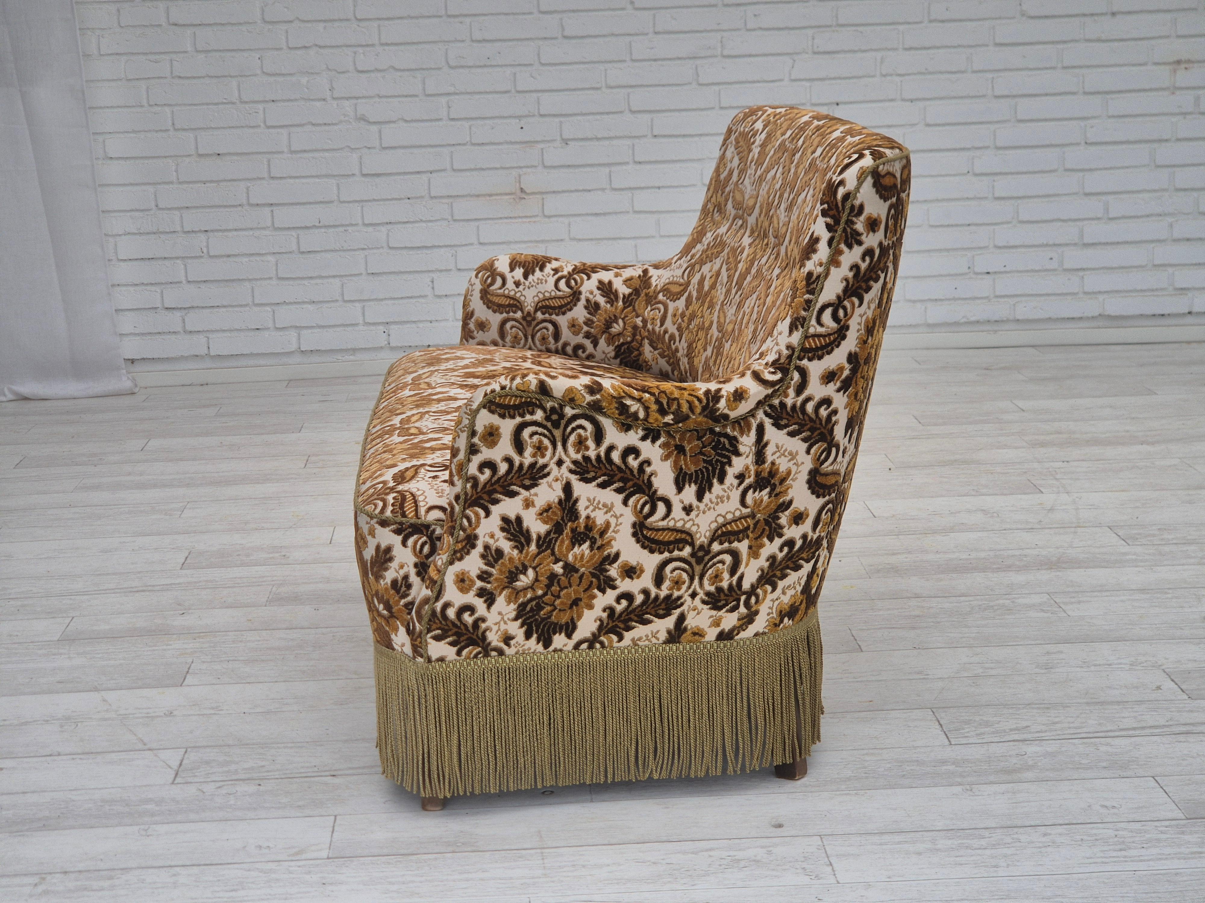 1960s, Danish 2-seater sofa, brown/beige furniture fabric, ash wood legs. For Sale 4