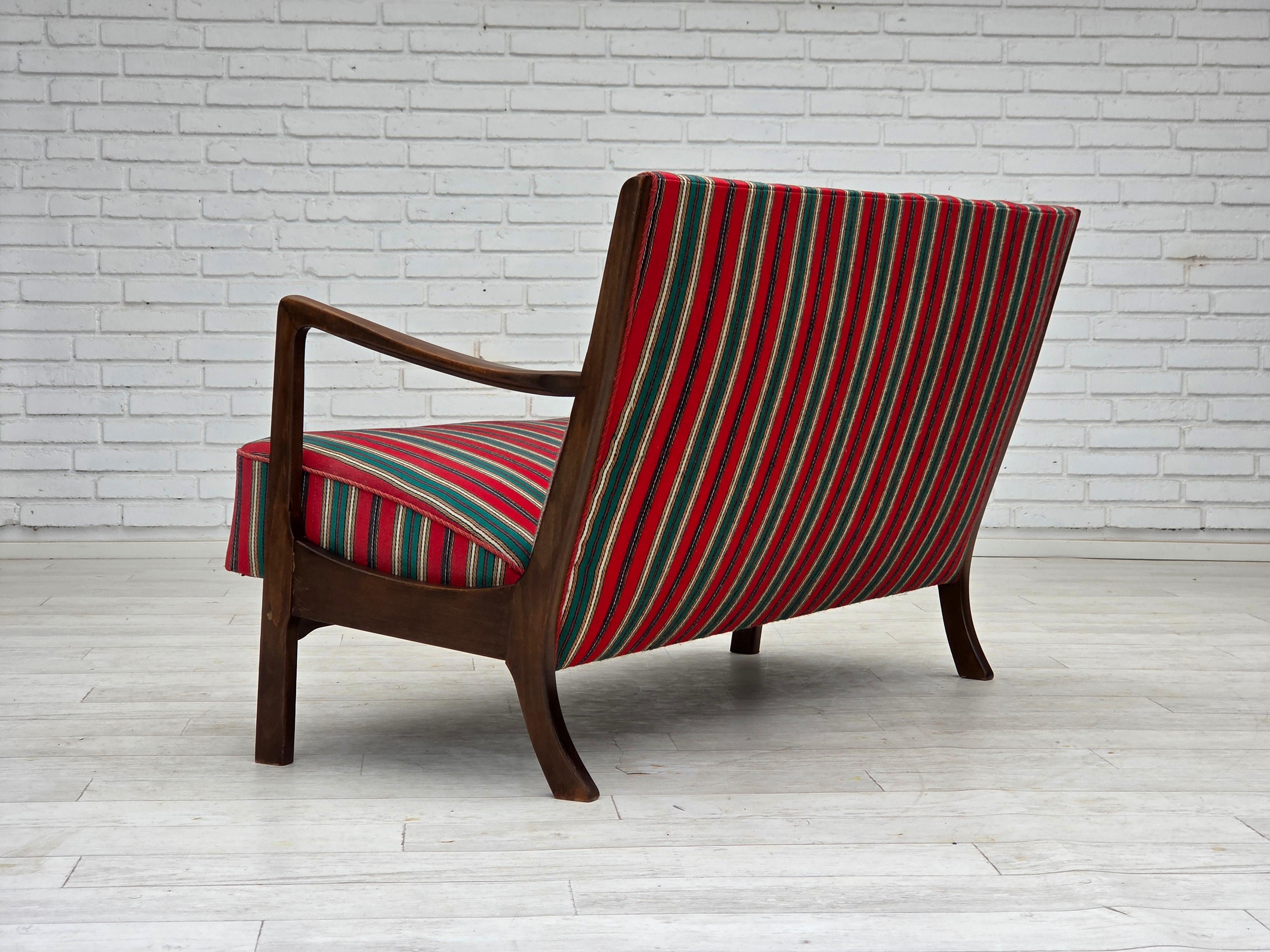 Wool 1960s, Danish 2-seater sofa by Fritz Hansen, furniture wool, original condition. For Sale