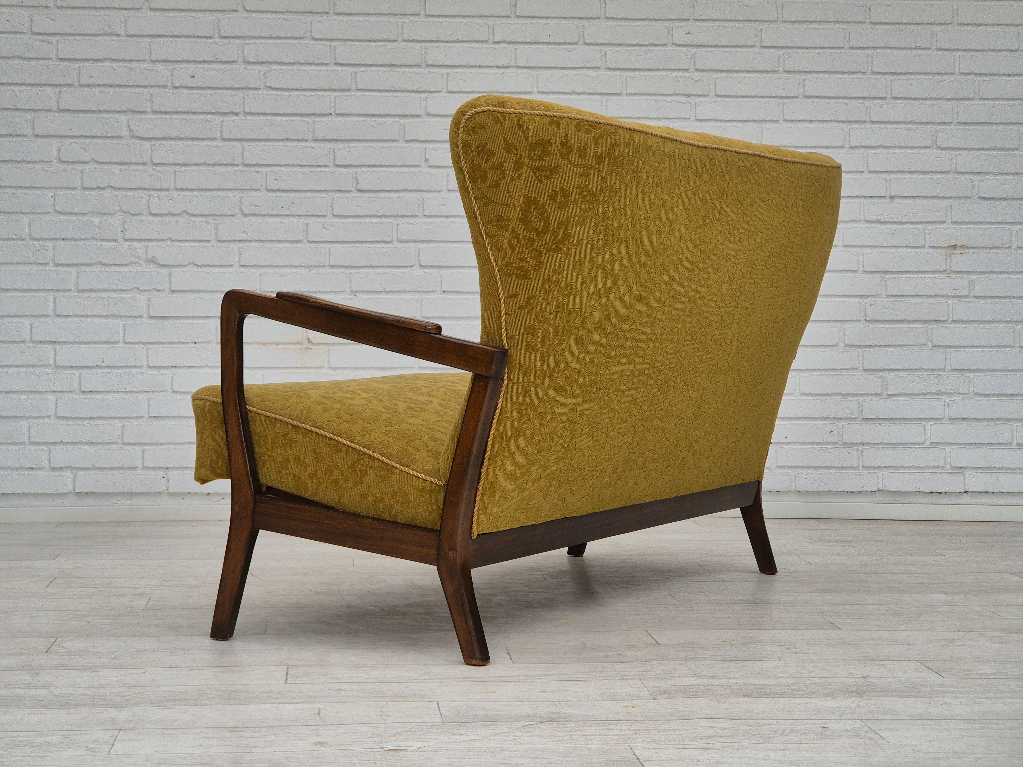 Milieu du XXe siècle 1960s, Danish 2 seater sofa by Søren Hansen for Fritz Hansen, original condition en vente
