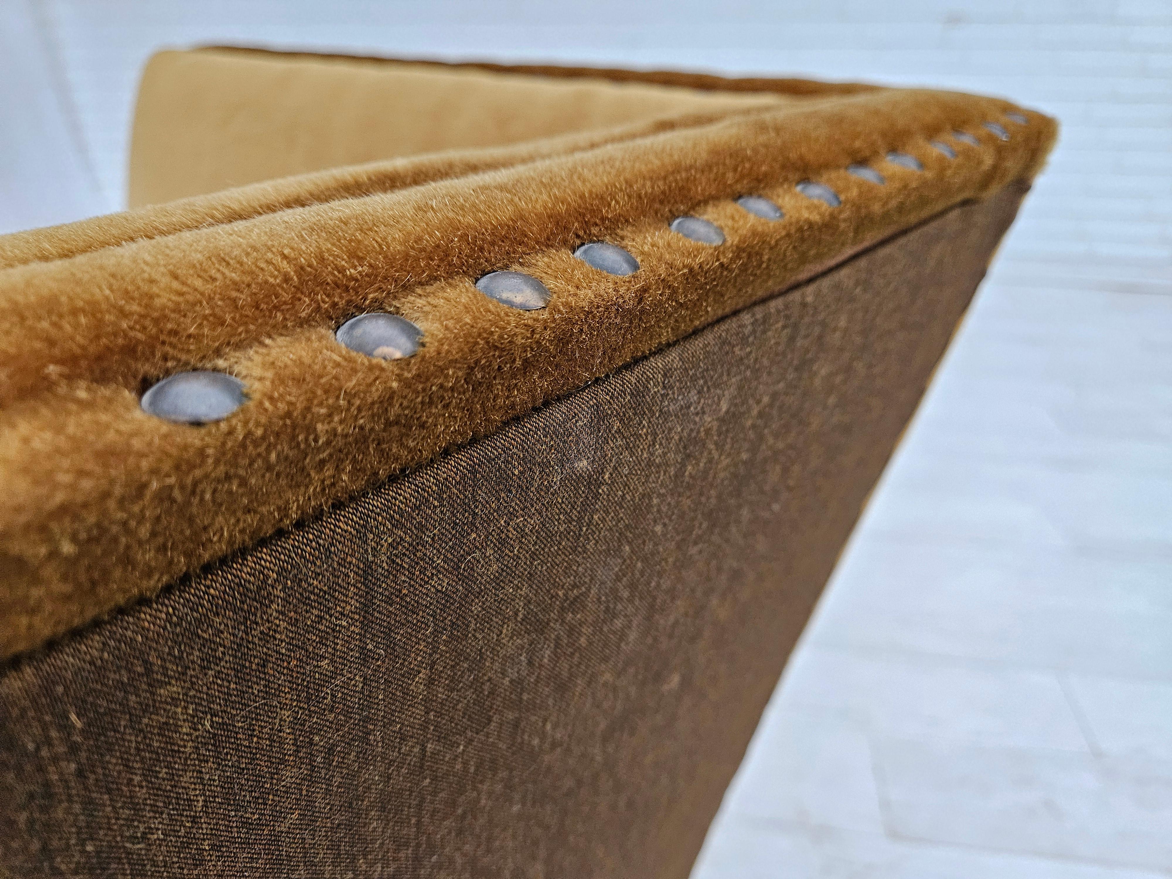 Années 1960, canapé danois à 2 places, velours de mobilier, état d'origine en vente 8