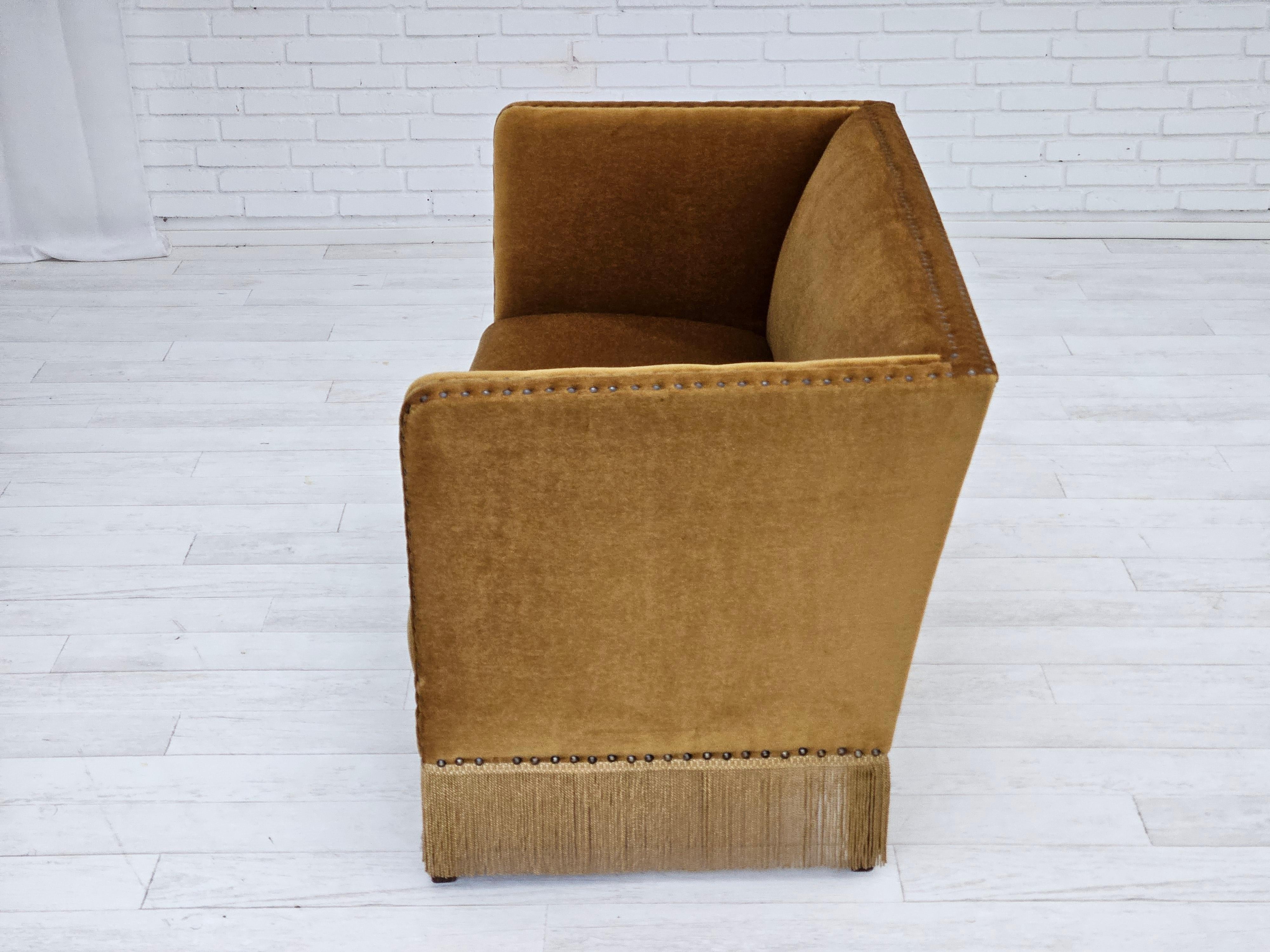 Années 1960, canapé danois à 2 places, velours de mobilier, état d'origine en vente 9
