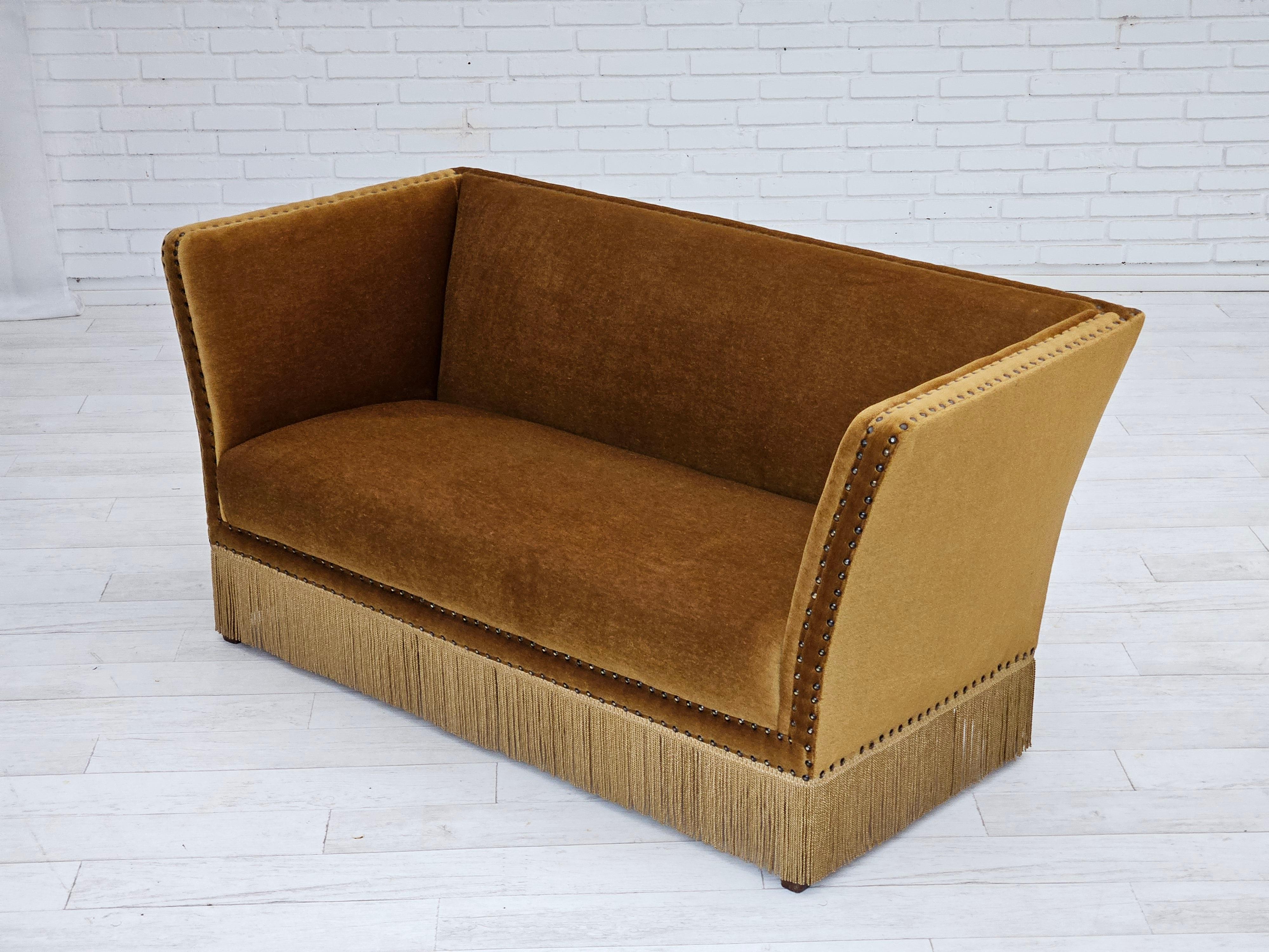 Années 1960, canapé danois à 2 places, velours de mobilier, état d'origine en vente 2