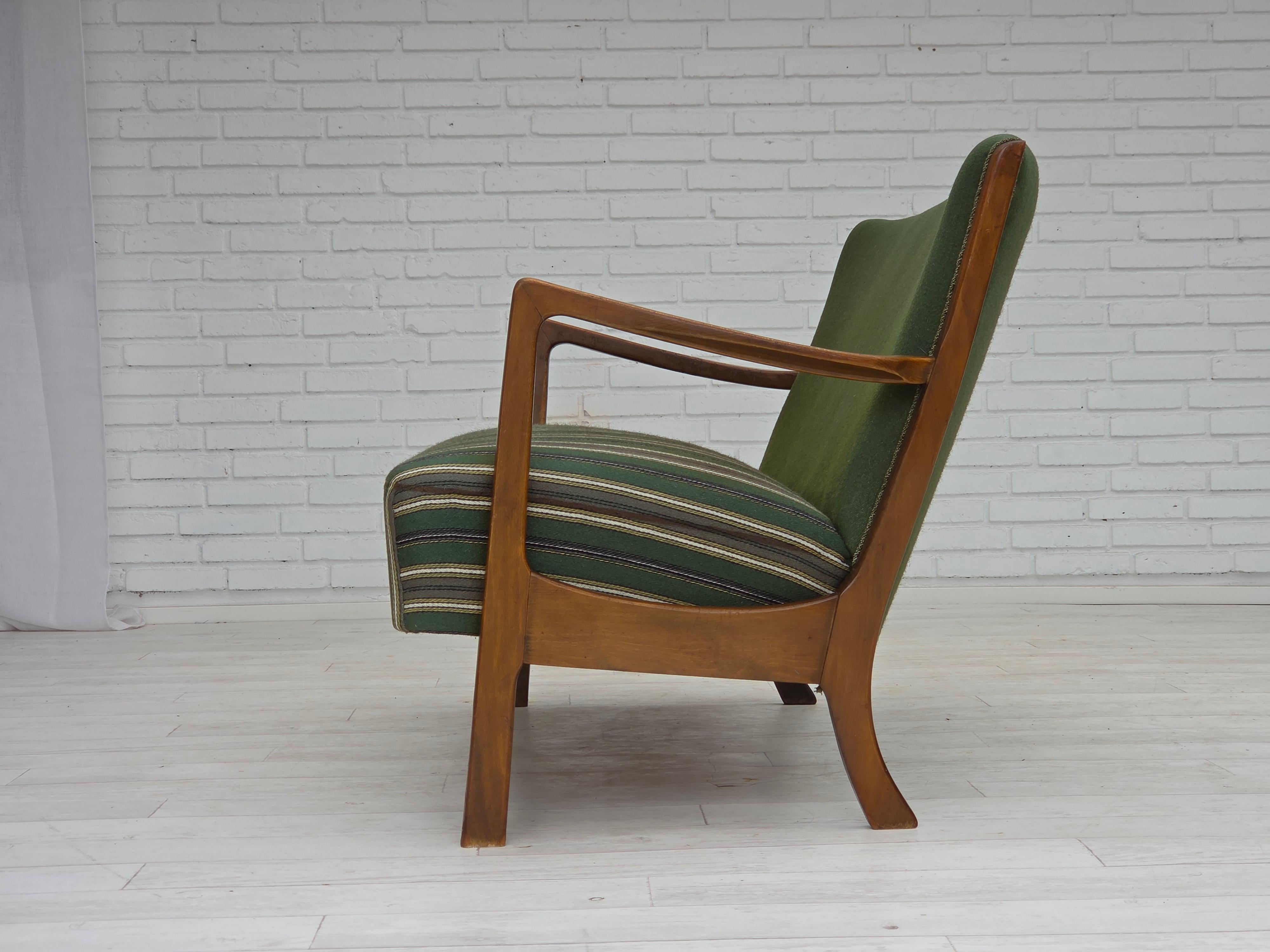 1960s, Danish 2-seater sofa, furniture wool, beech wood, original. For Sale 6