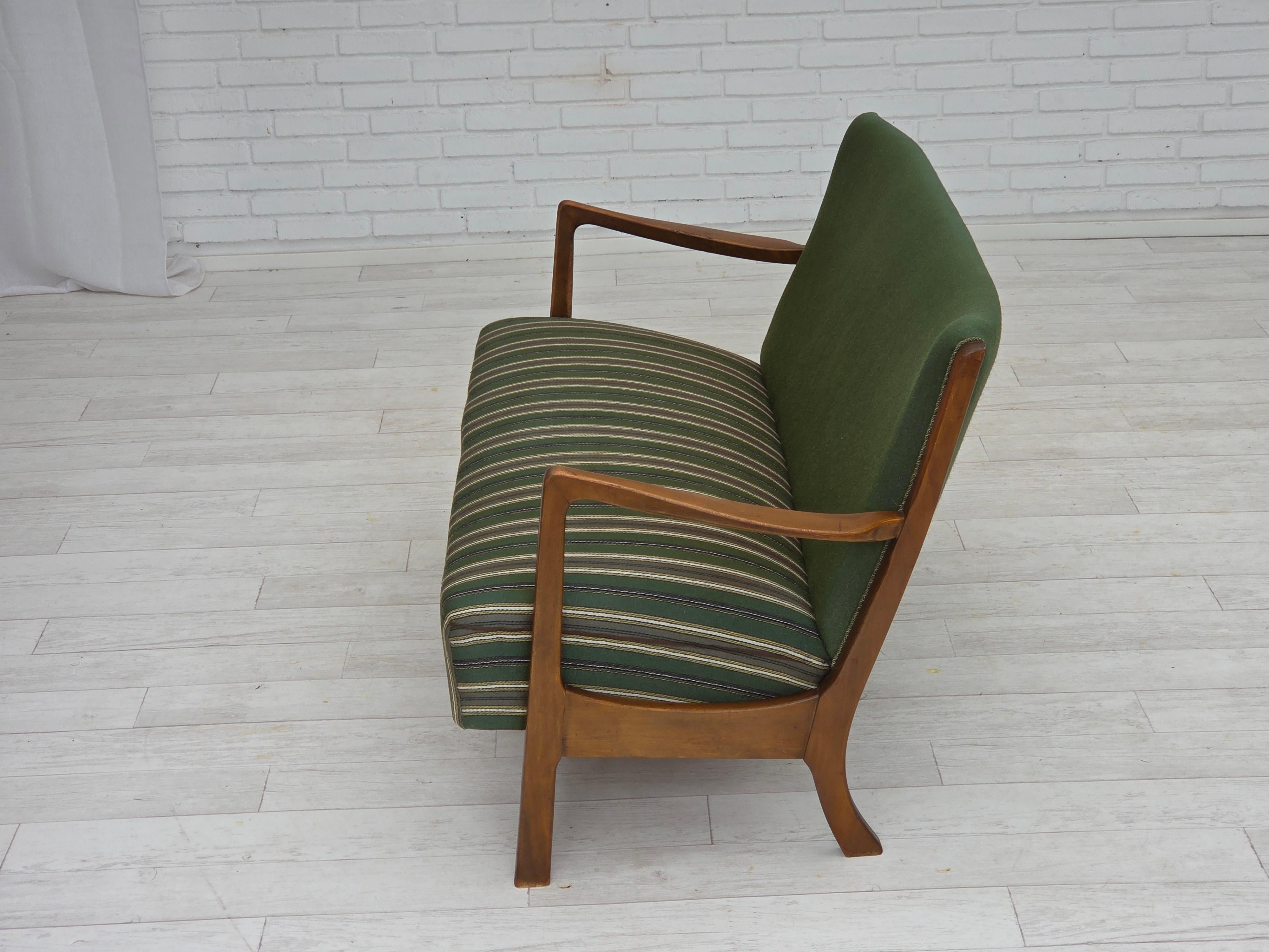 1960s, Danish 2-seater sofa, furniture wool, beech wood, original. For Sale 7