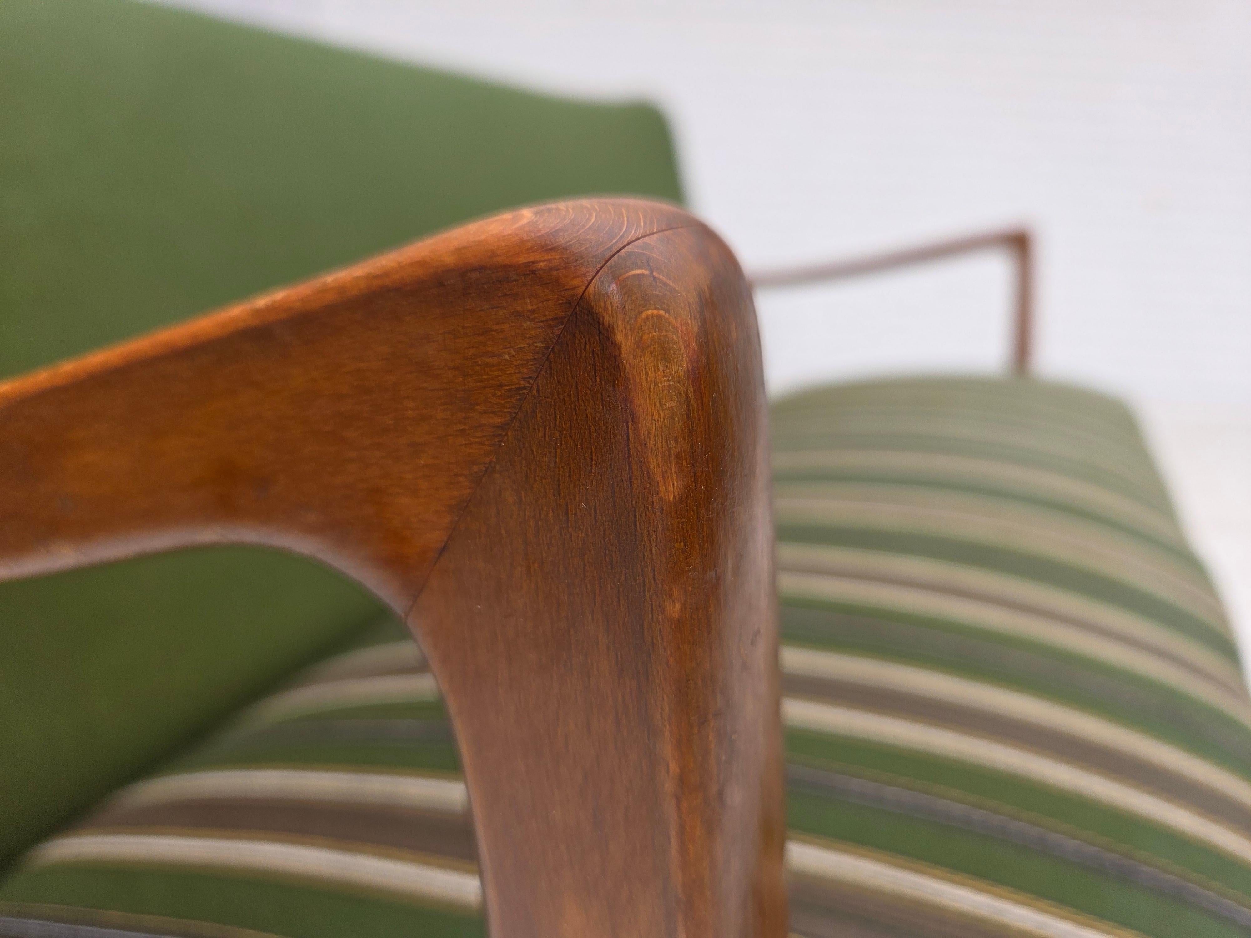 1960s, Danish 2-seater sofa, furniture wool, beech wood, original. For Sale 10