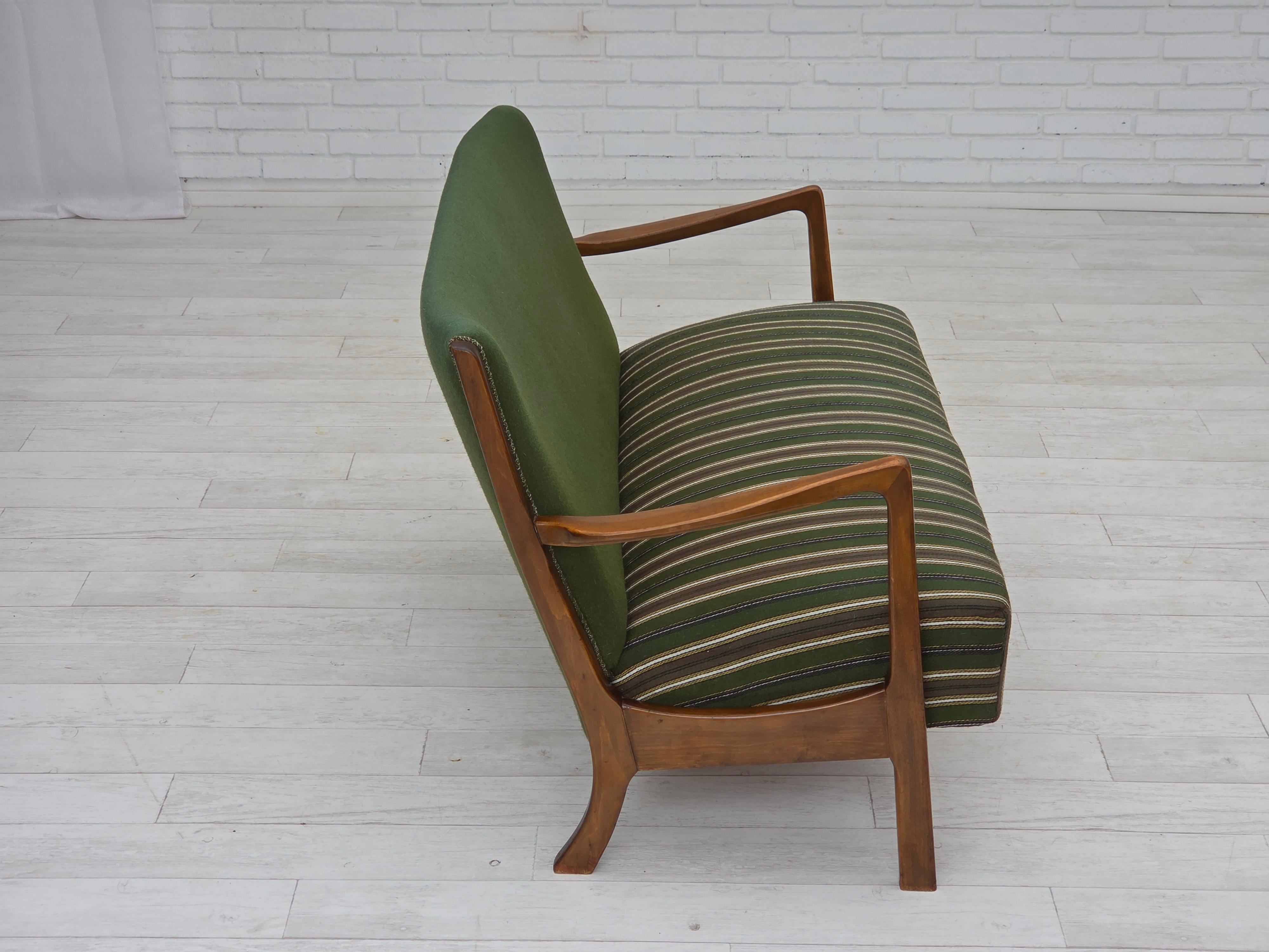 1960s, Danish 2-seater sofa, furniture wool, beech wood, original. In Good Condition For Sale In Tarm, 82