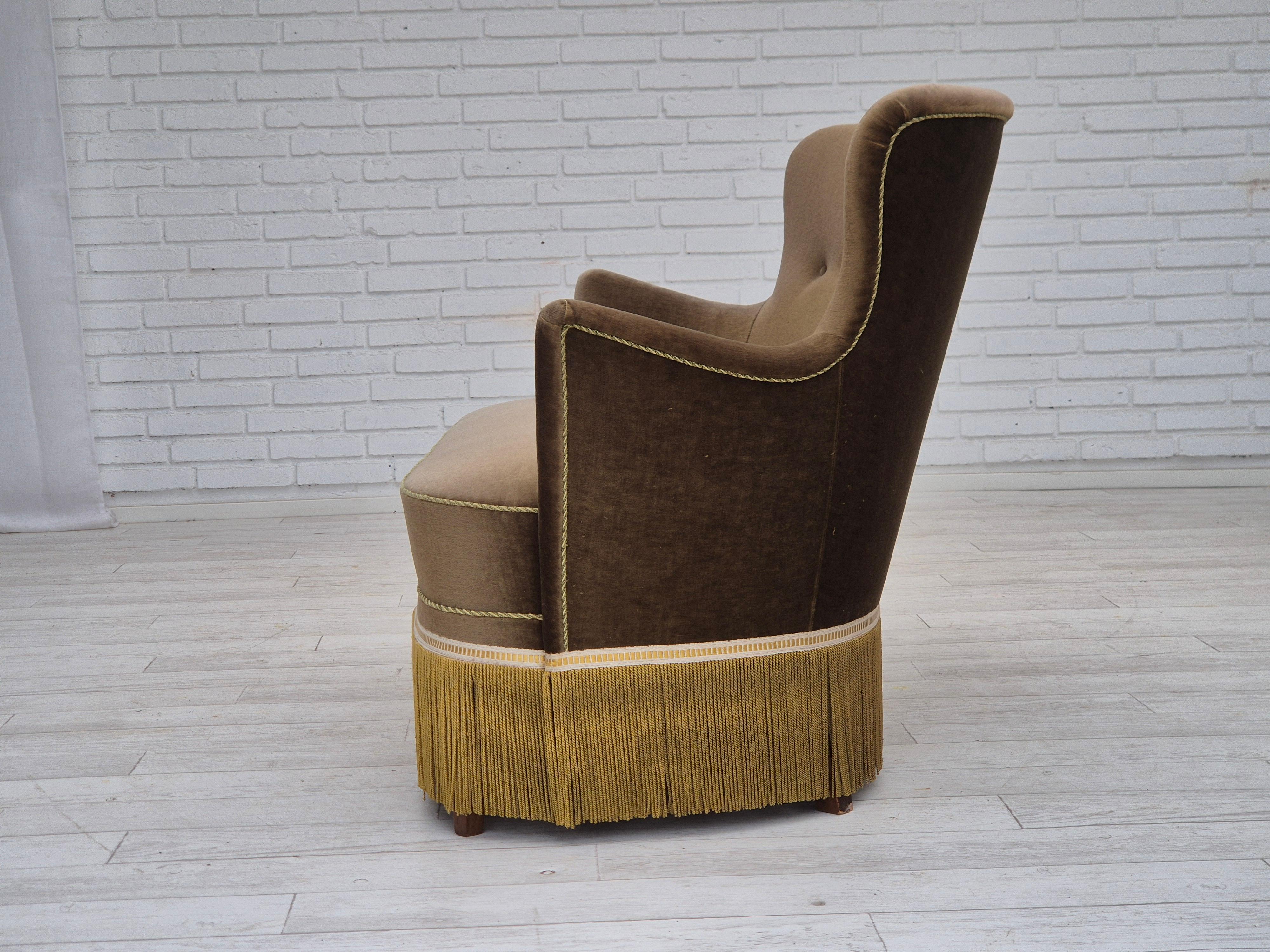 1960, canapé 2 places Greene & Greene, velours d'ameublement vert, état d'origine. en vente 2