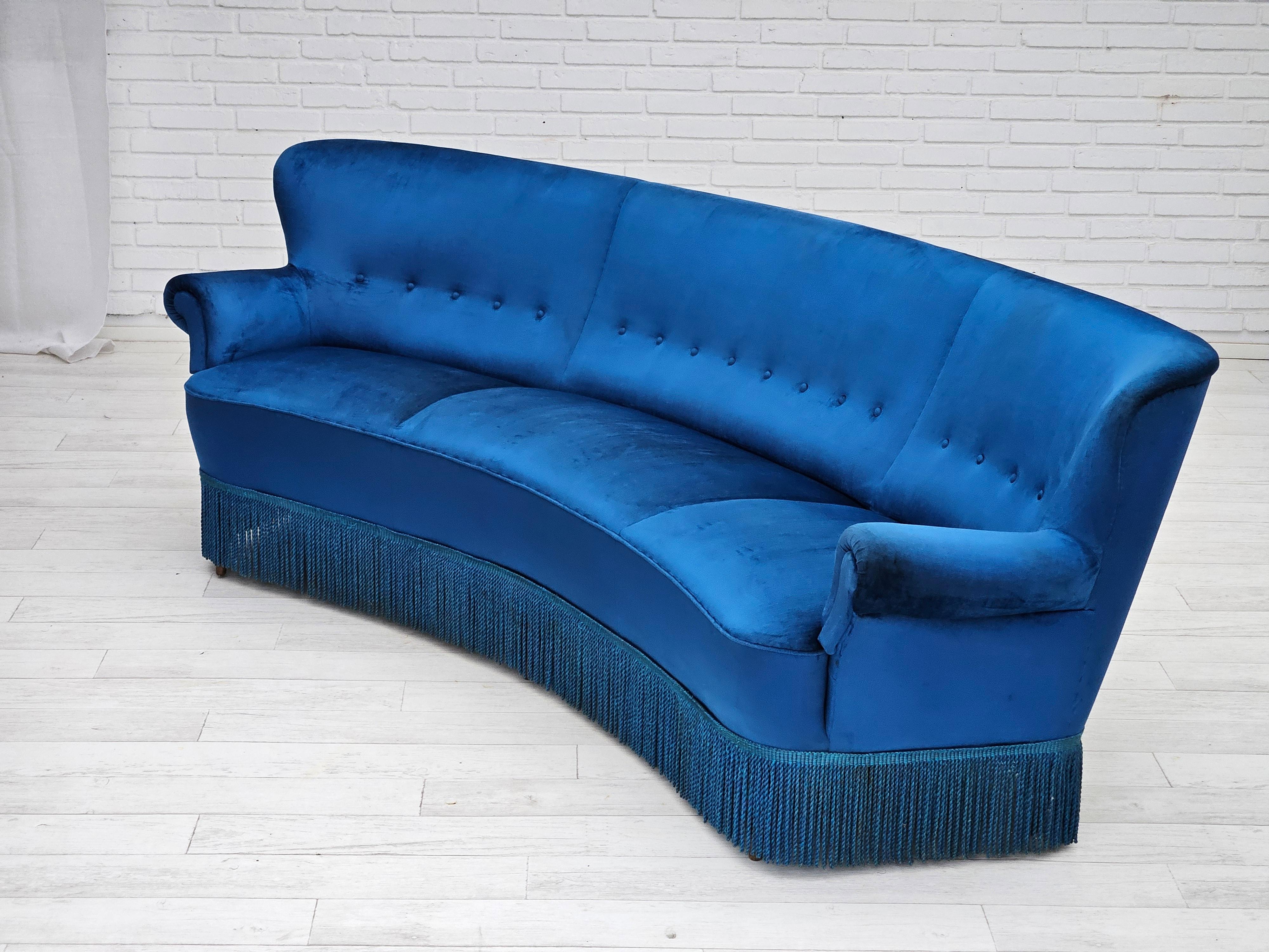 1960s, Danish 3-seater curved sofa, blue furniture velour, beech wood legs. For Sale 1