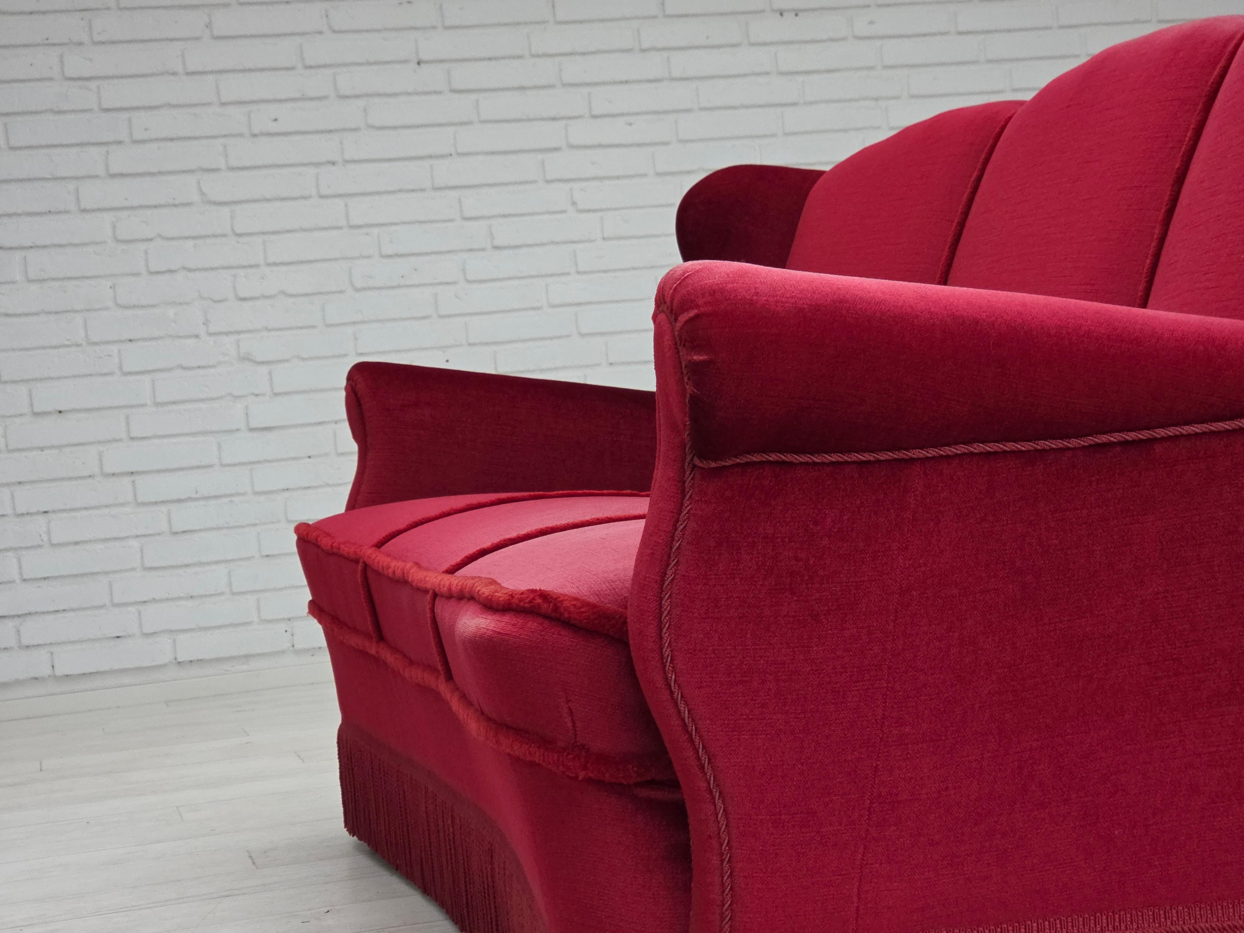 1960s, Danish 3-seater curved sofa, red furniture velour. For Sale 4