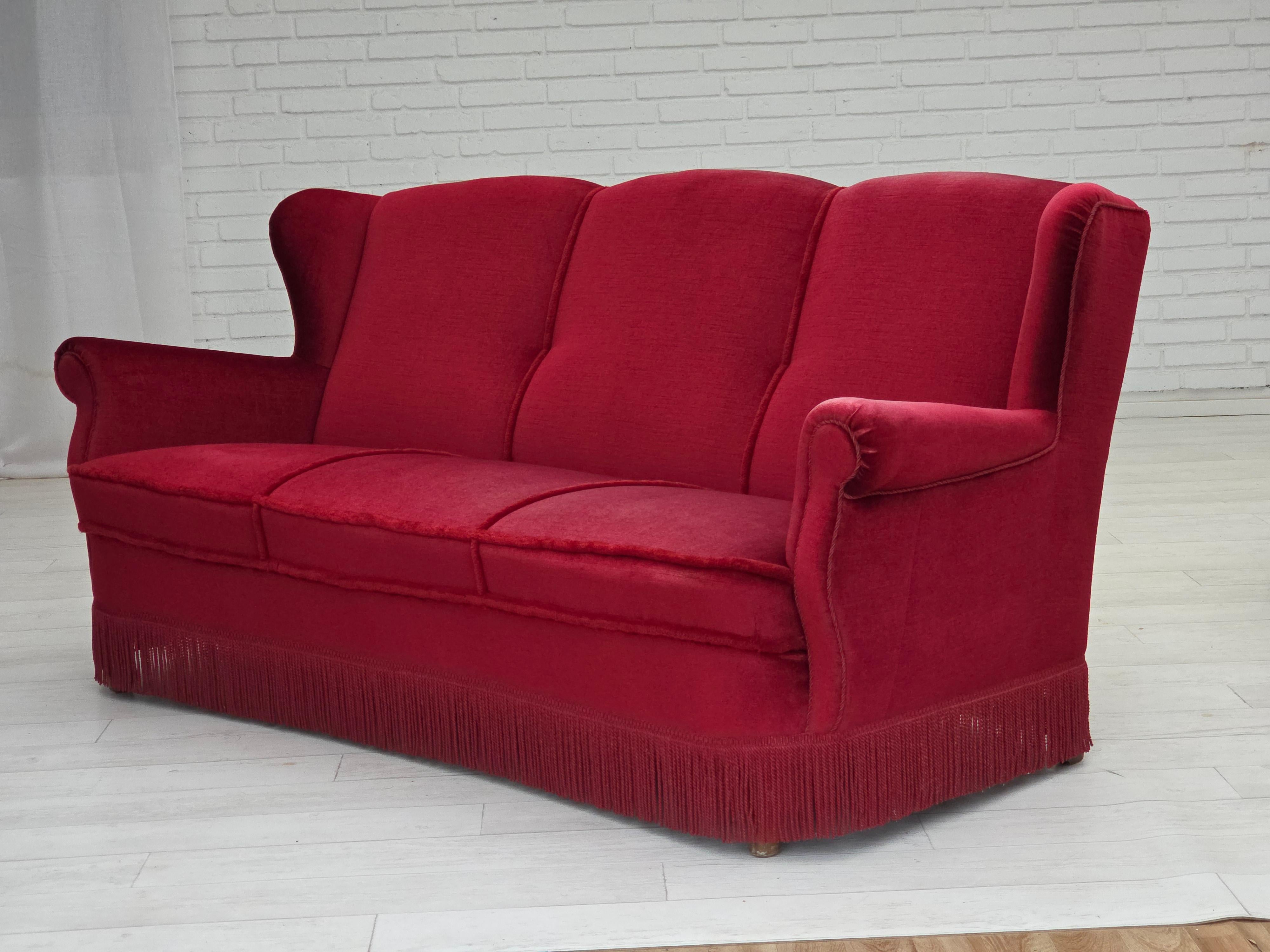 1960s, Danish 3-seater curved sofa, red furniture velour. For Sale 6