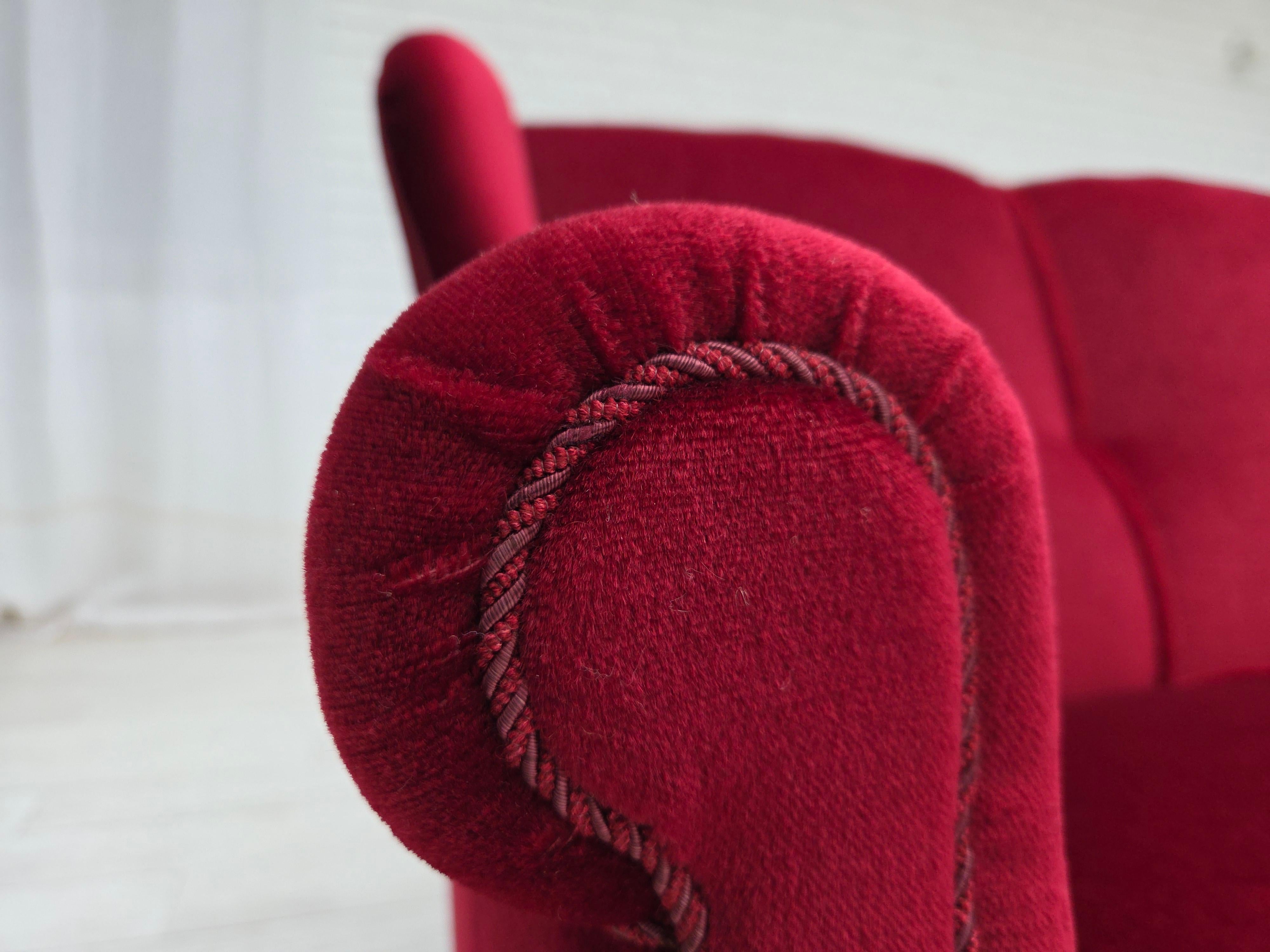 1960s, Danish 3-seater curved sofa, red furniture velour. For Sale 9
