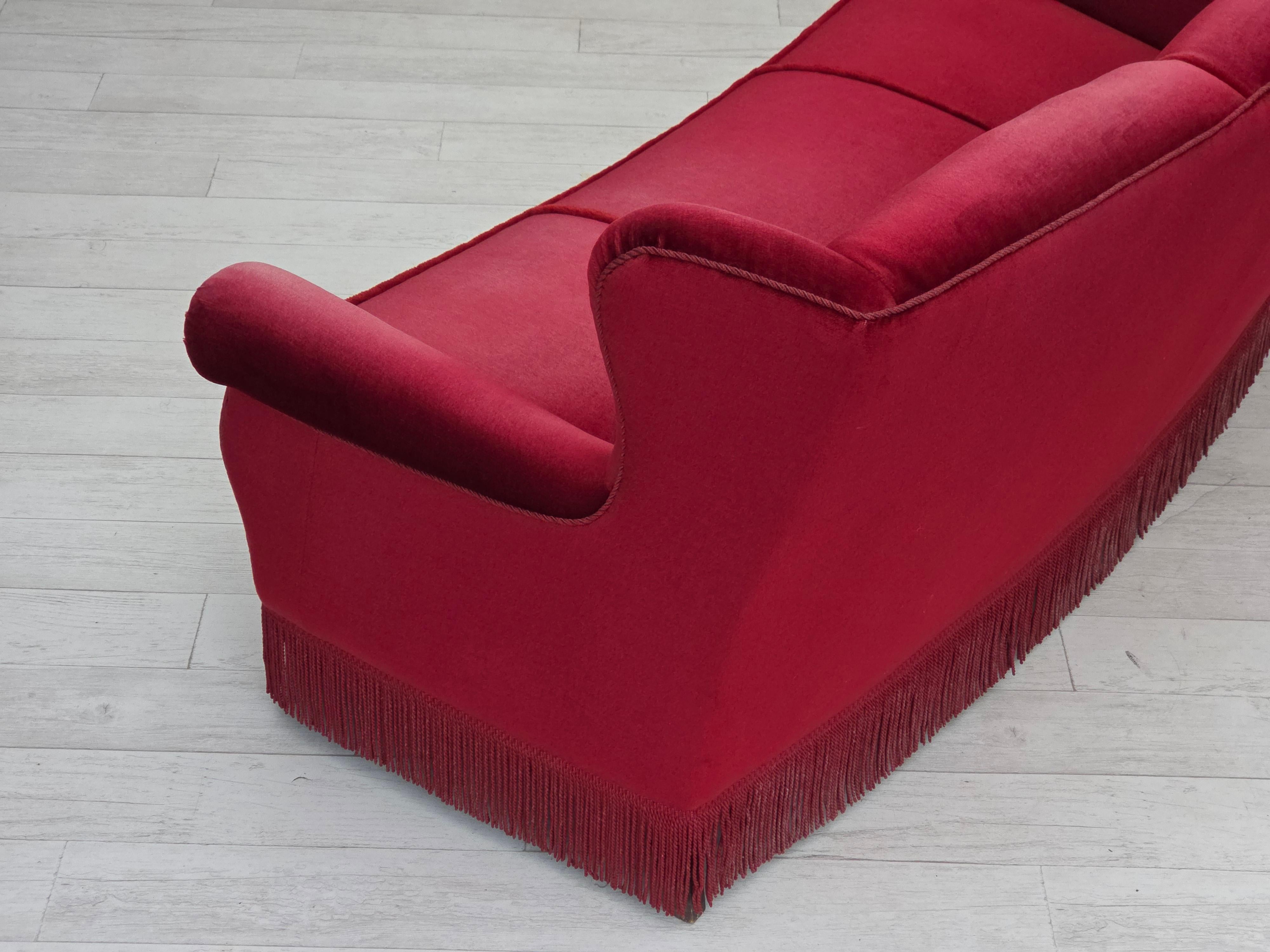 1960s, Danish 3-seater curved sofa, red furniture velour. For Sale 14