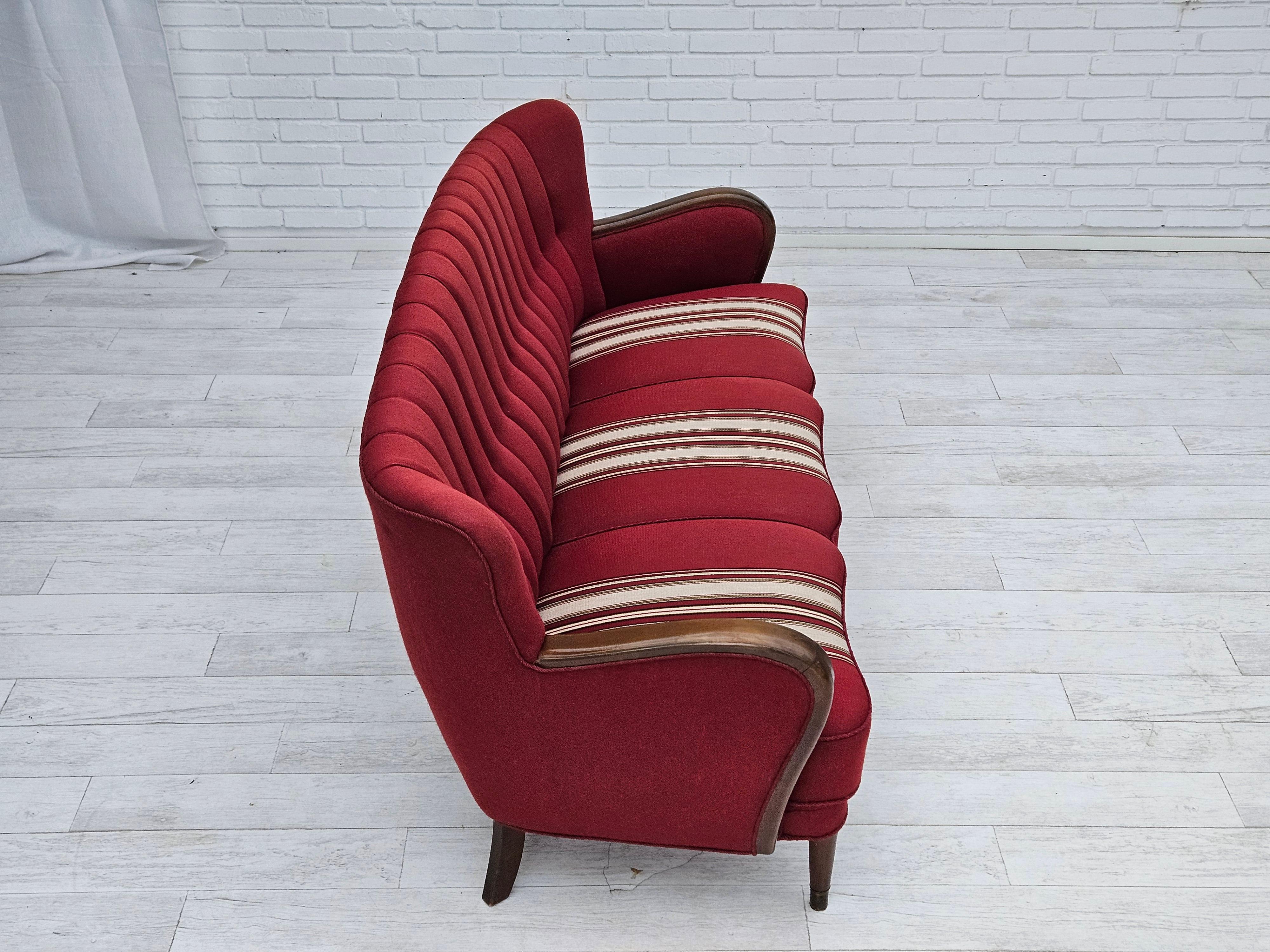 Mid-20th Century 1960s, Danish 3-seater sofa by Alfred Christensen, red furniture wool, original. For Sale