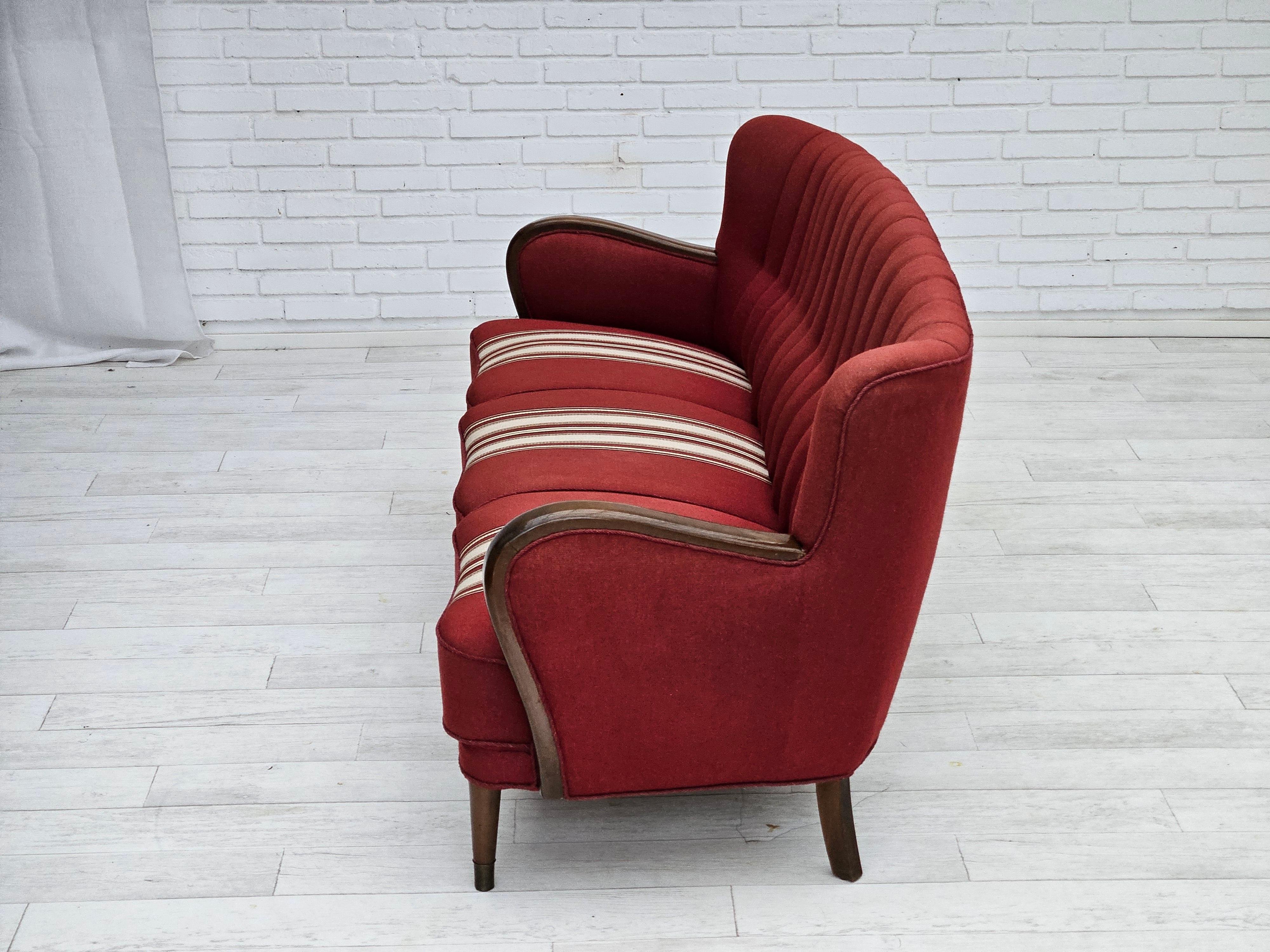 1960s, Danish 3-seater sofa by Alfred Christensen, red furniture wool, original. For Sale 2