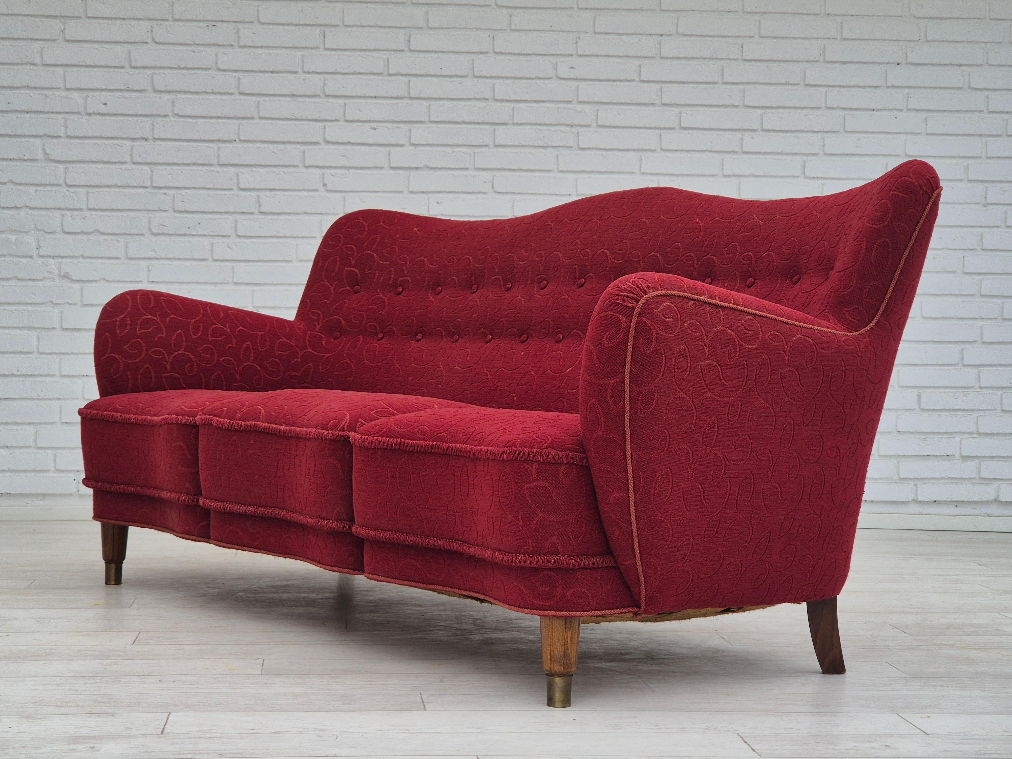 1960s, Danish 3 seater sofa, original condition, cotton-wool fabric. For Sale 4