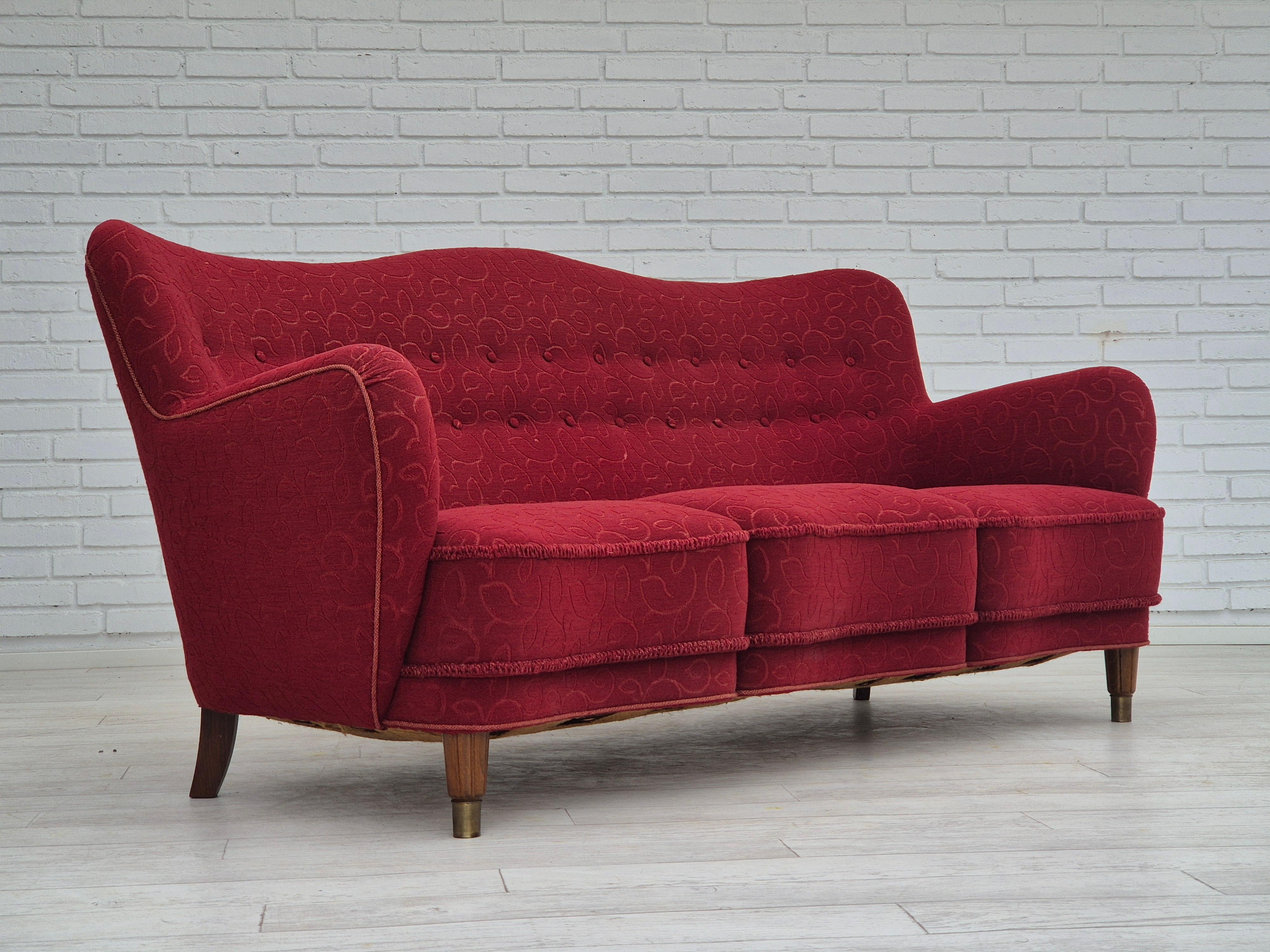 Scandinavian Modern 1960s, Danish 3 seater sofa, original condition, cotton-wool fabric. For Sale