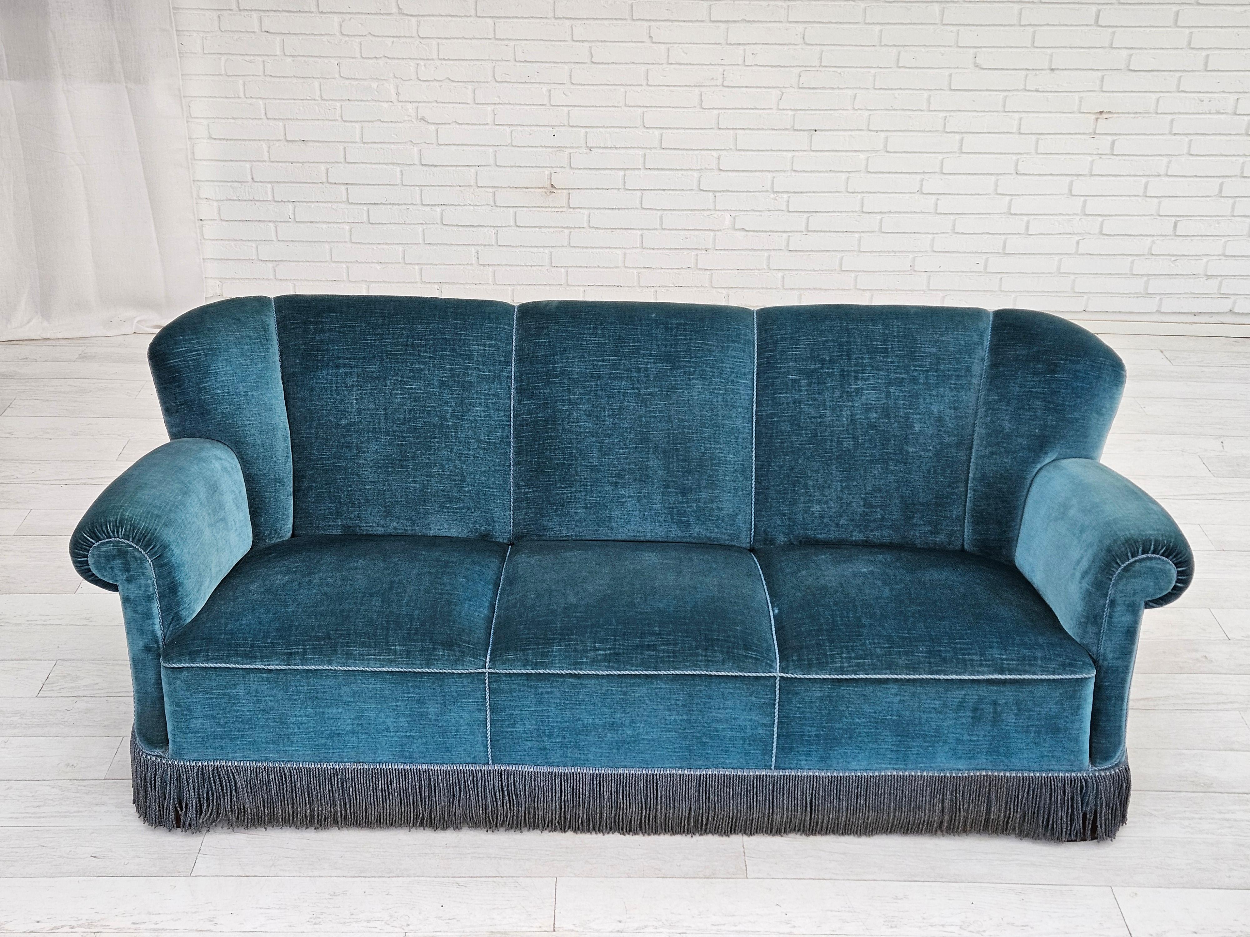 Scandinave moderne Années 1960, canapé danois à 3 places, état d'origine, velours de meuble en vente