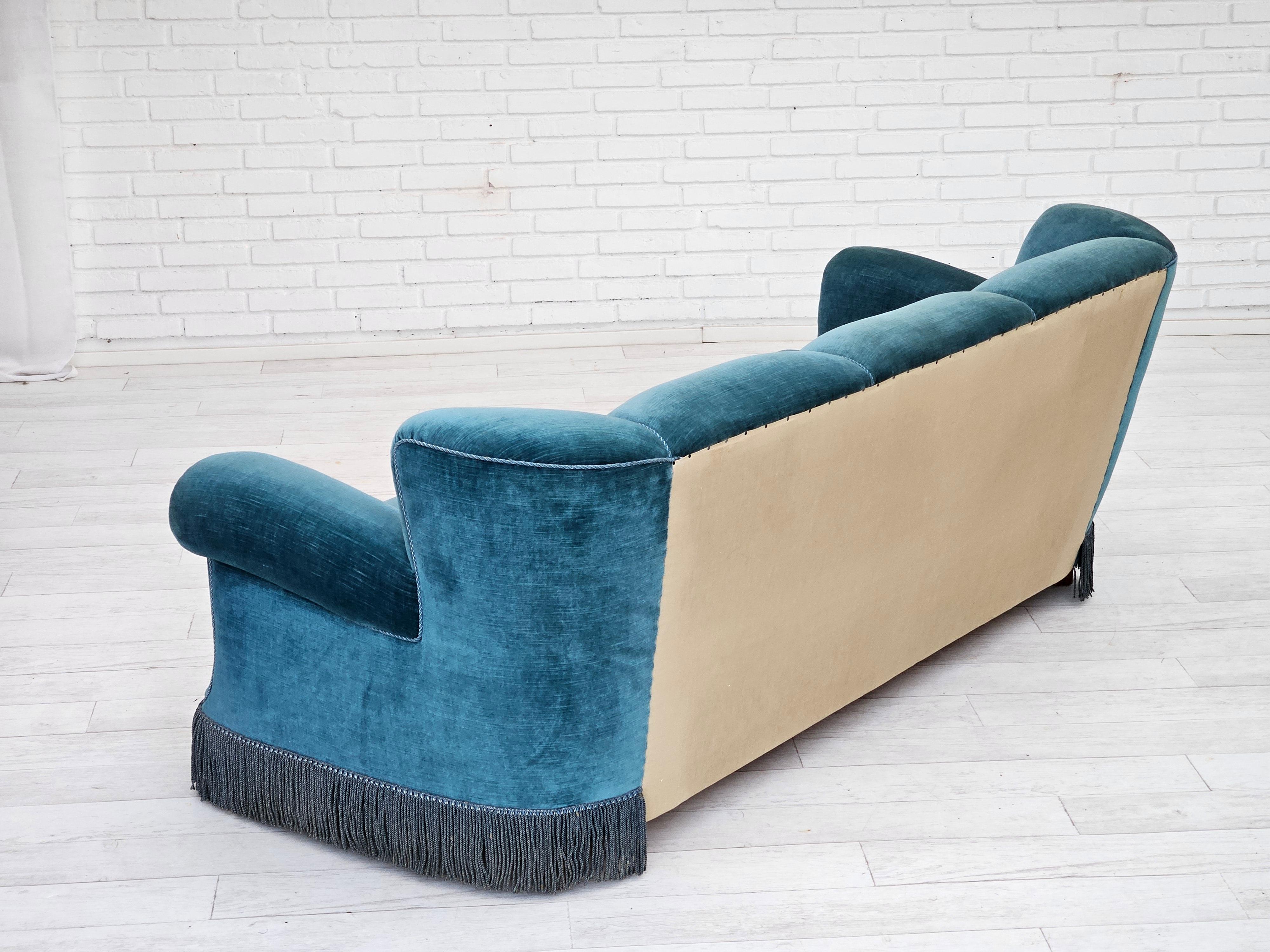 Années 1960, canapé danois à 3 places, état d'origine, velours de meuble en vente 2