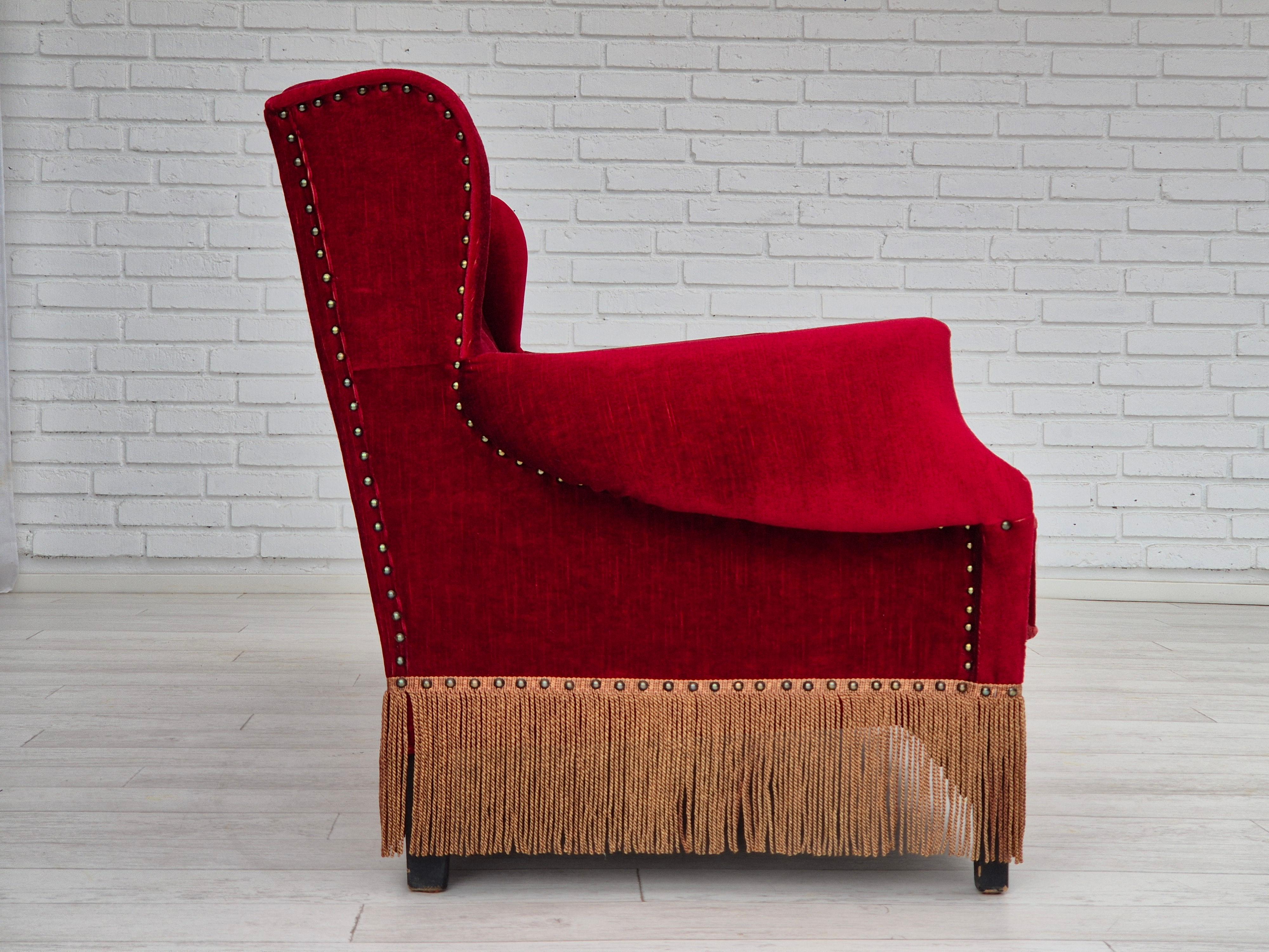 1960s, Danish 3 seater sofa, original, furniture velour, oak wood legs. In Good Condition For Sale In Tarm, 82